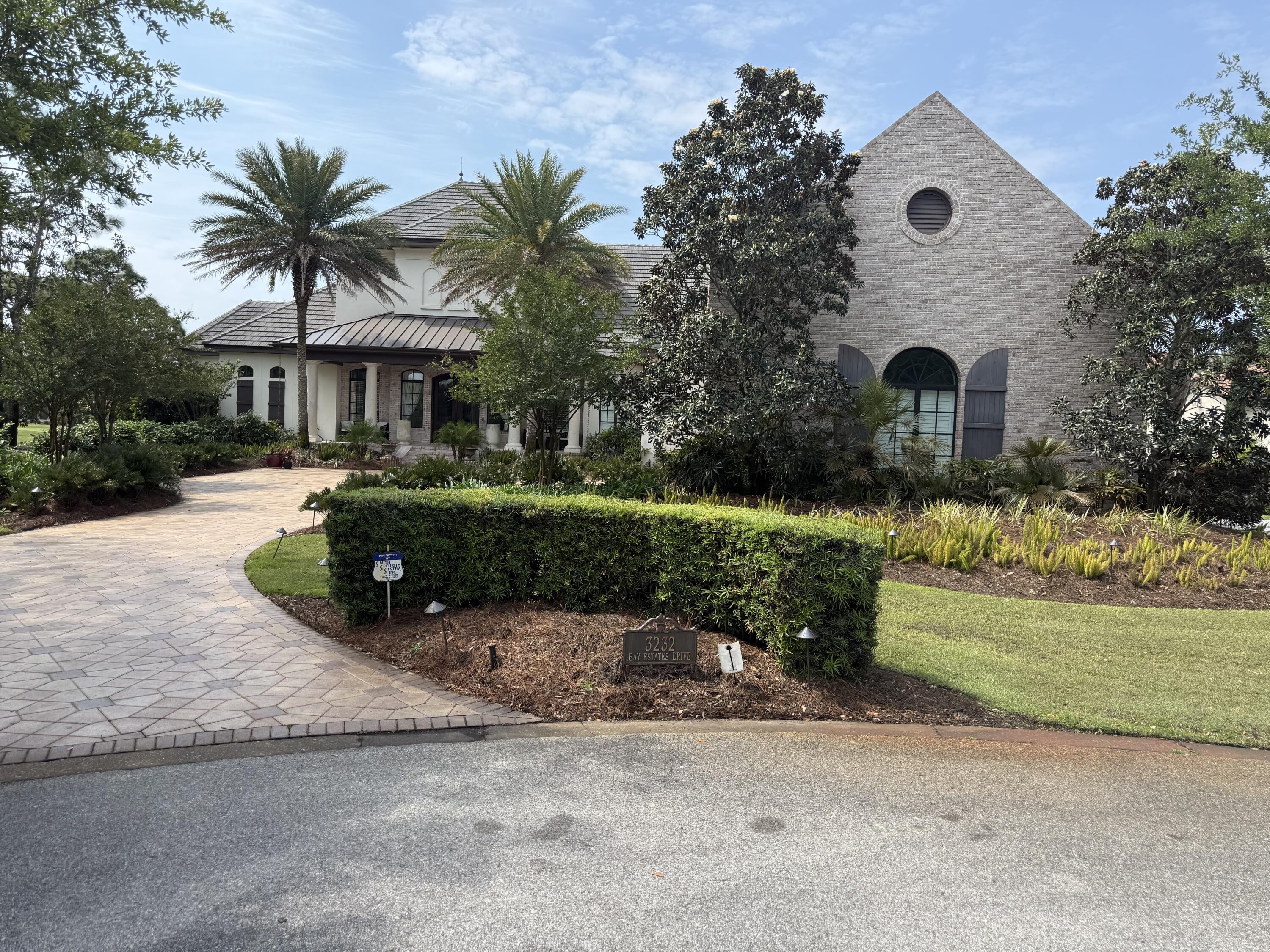 BURNT PINE - Residential