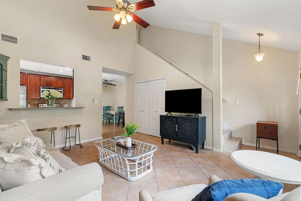 ESCADA - Residential Lease