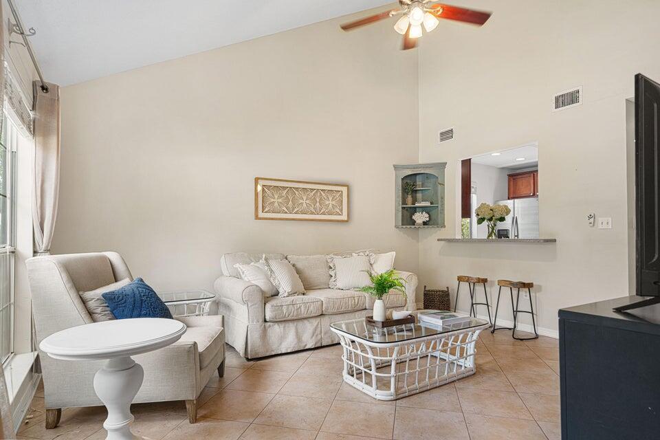 ESCADA - Residential Lease