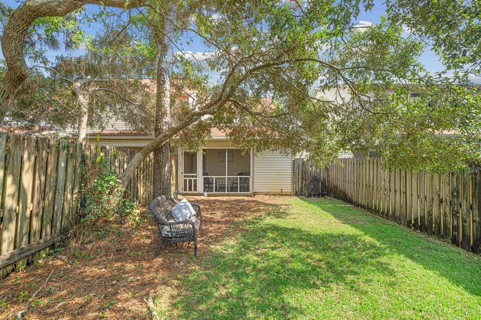 ESCADA - Residential Lease