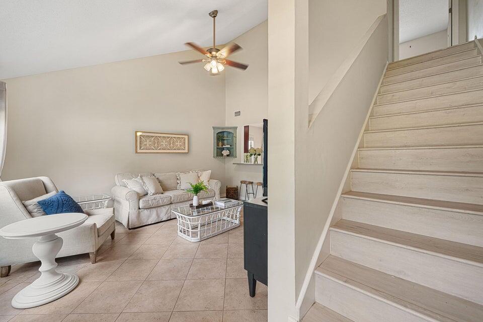 ESCADA - Residential Lease