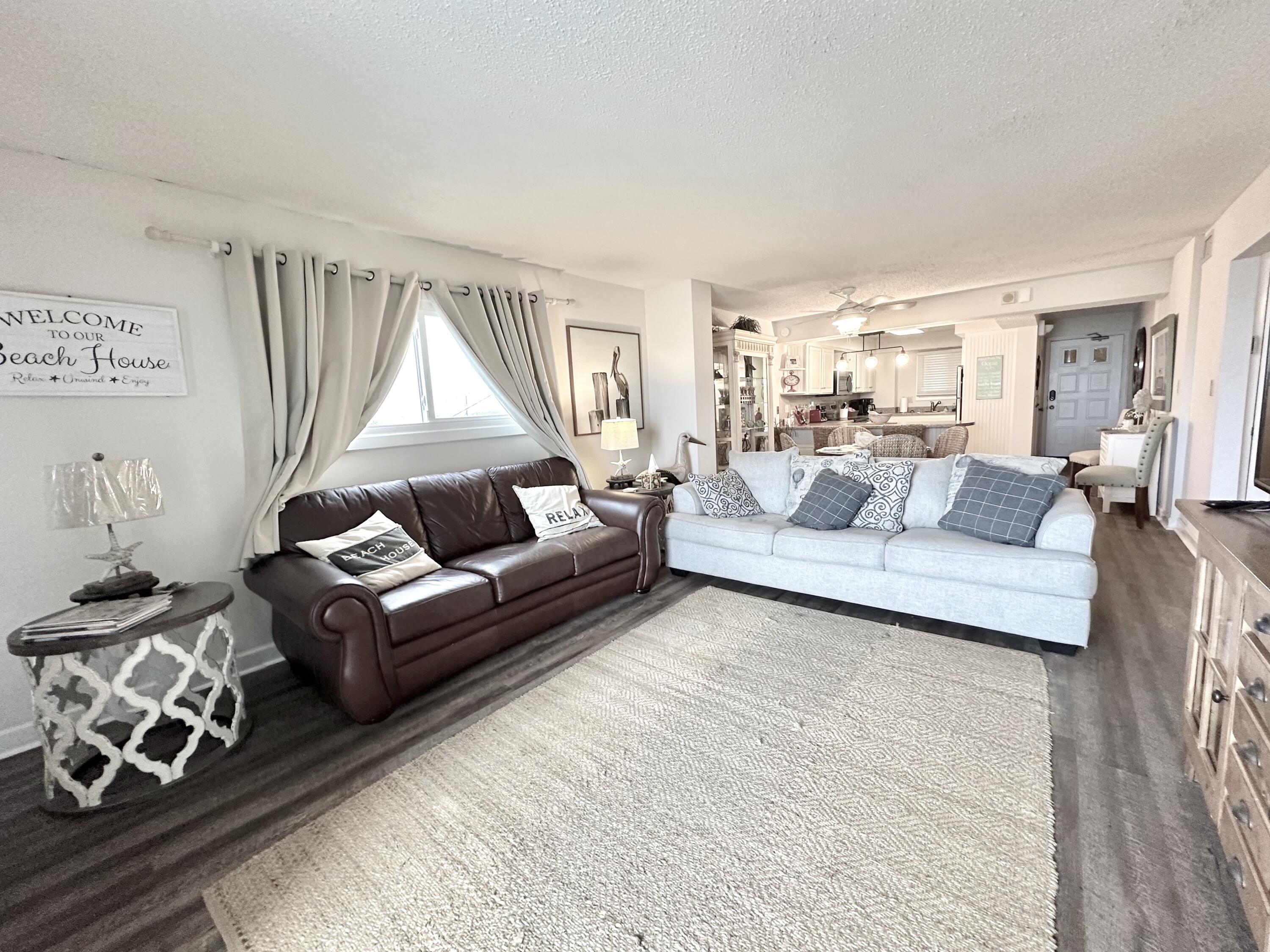 REGENCY TOWERS - Residential