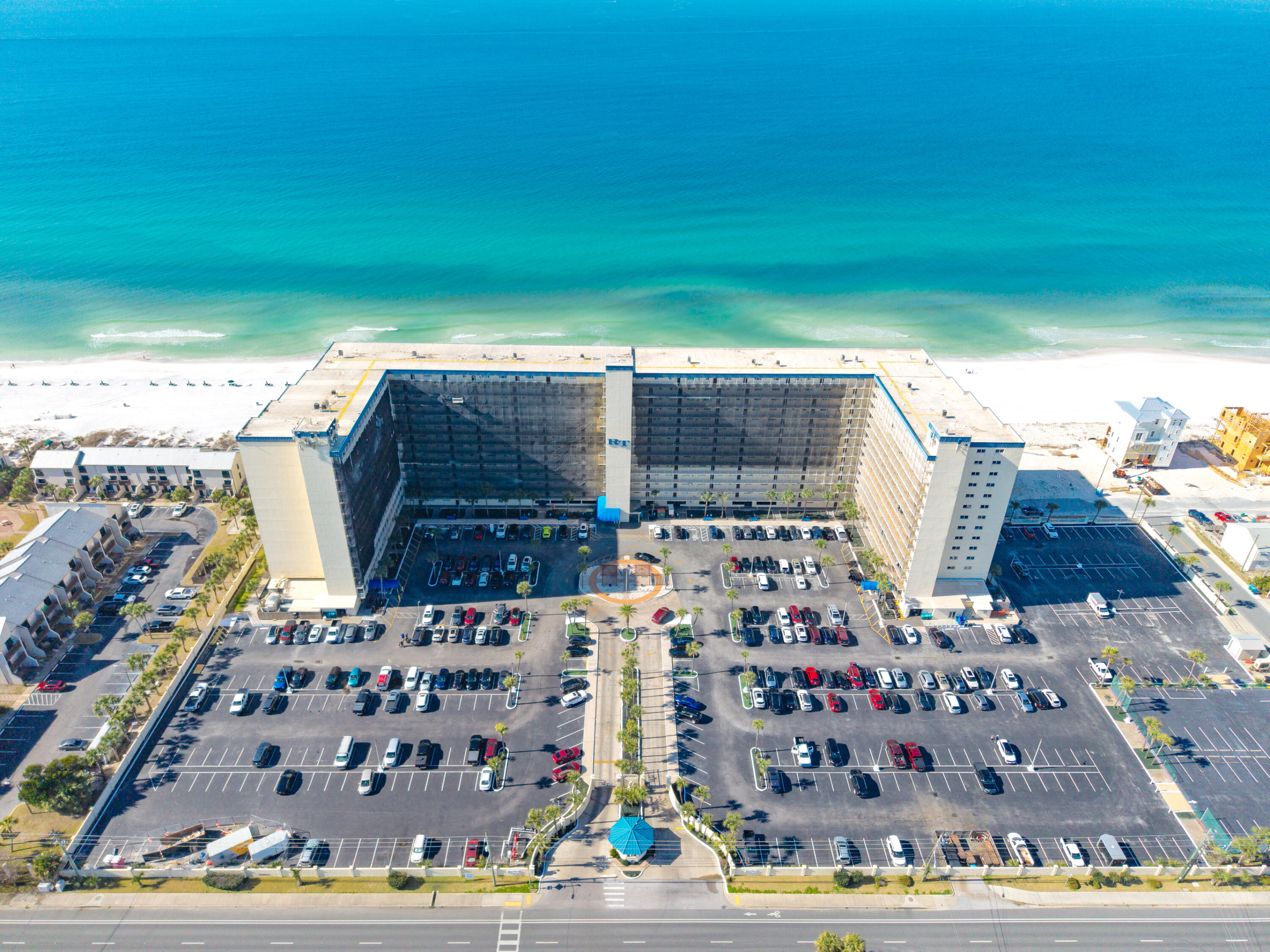 REGENCY TOWERS - Residential