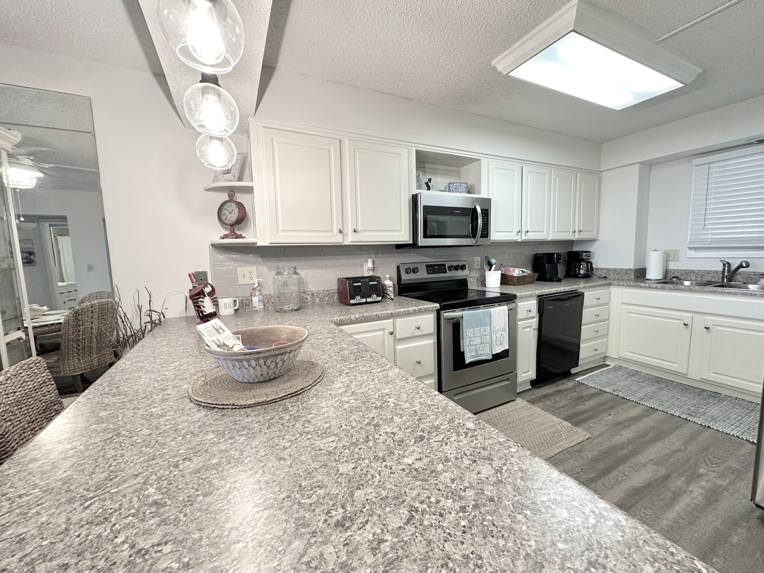 REGENCY TOWERS - Residential