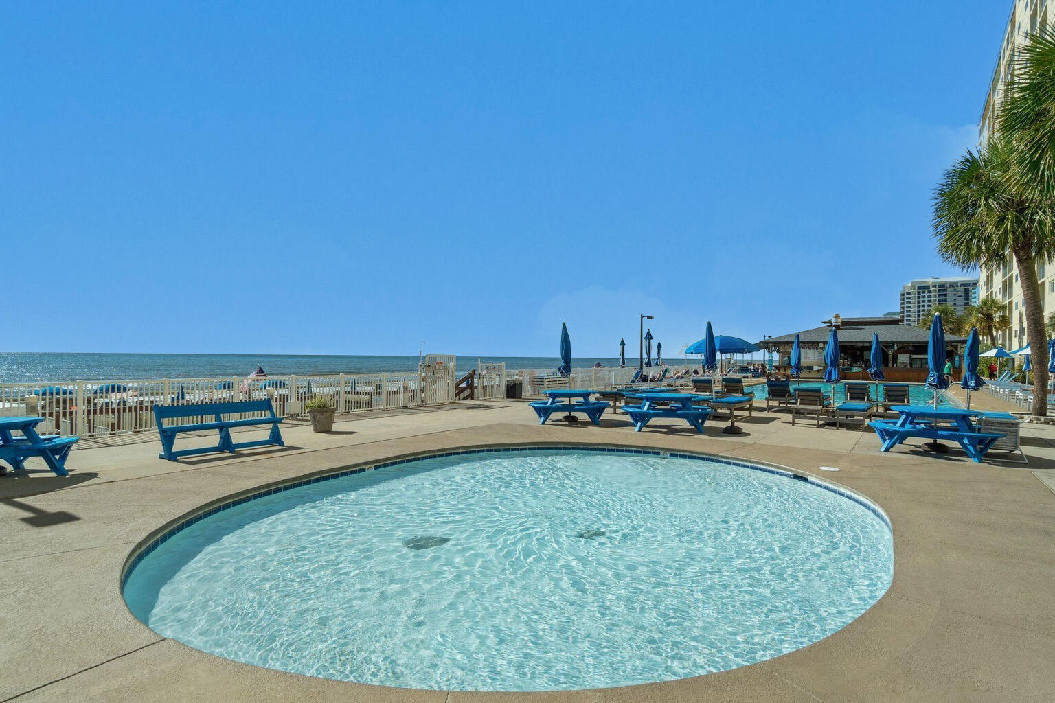 REGENCY TOWERS - Residential