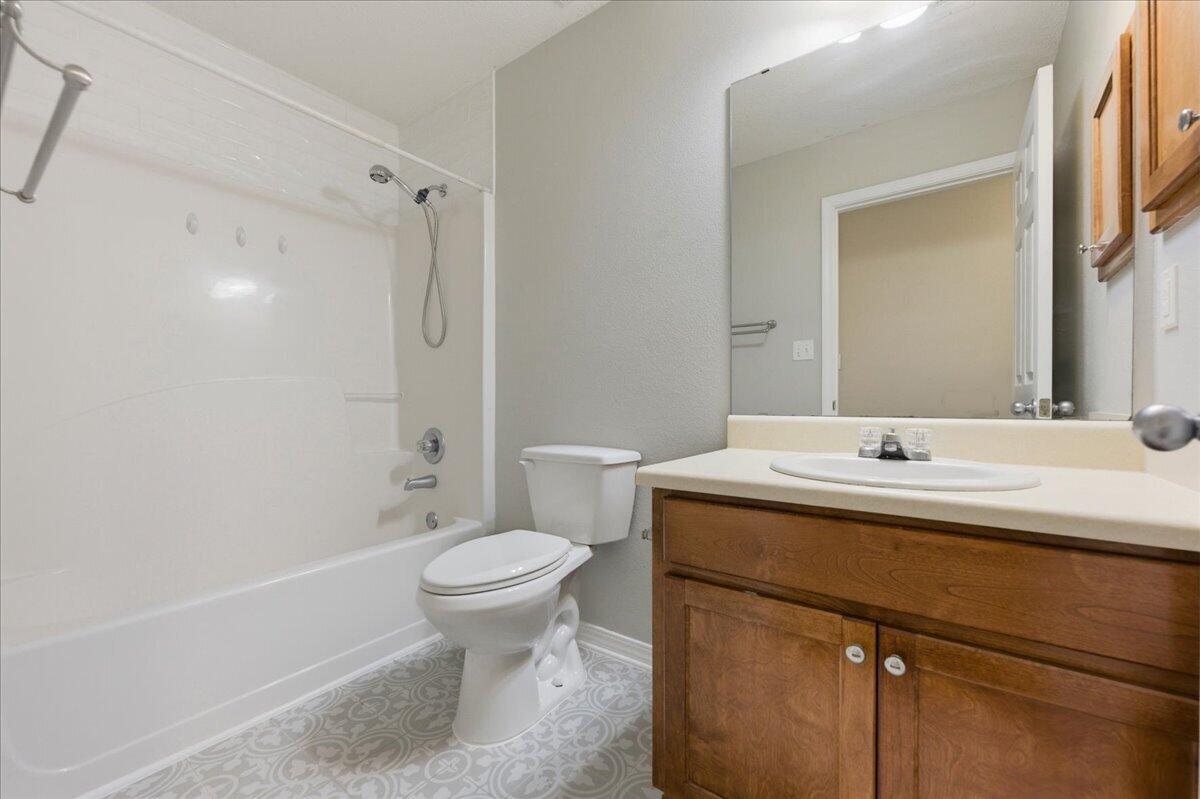 ALICIA PLACE - Residential