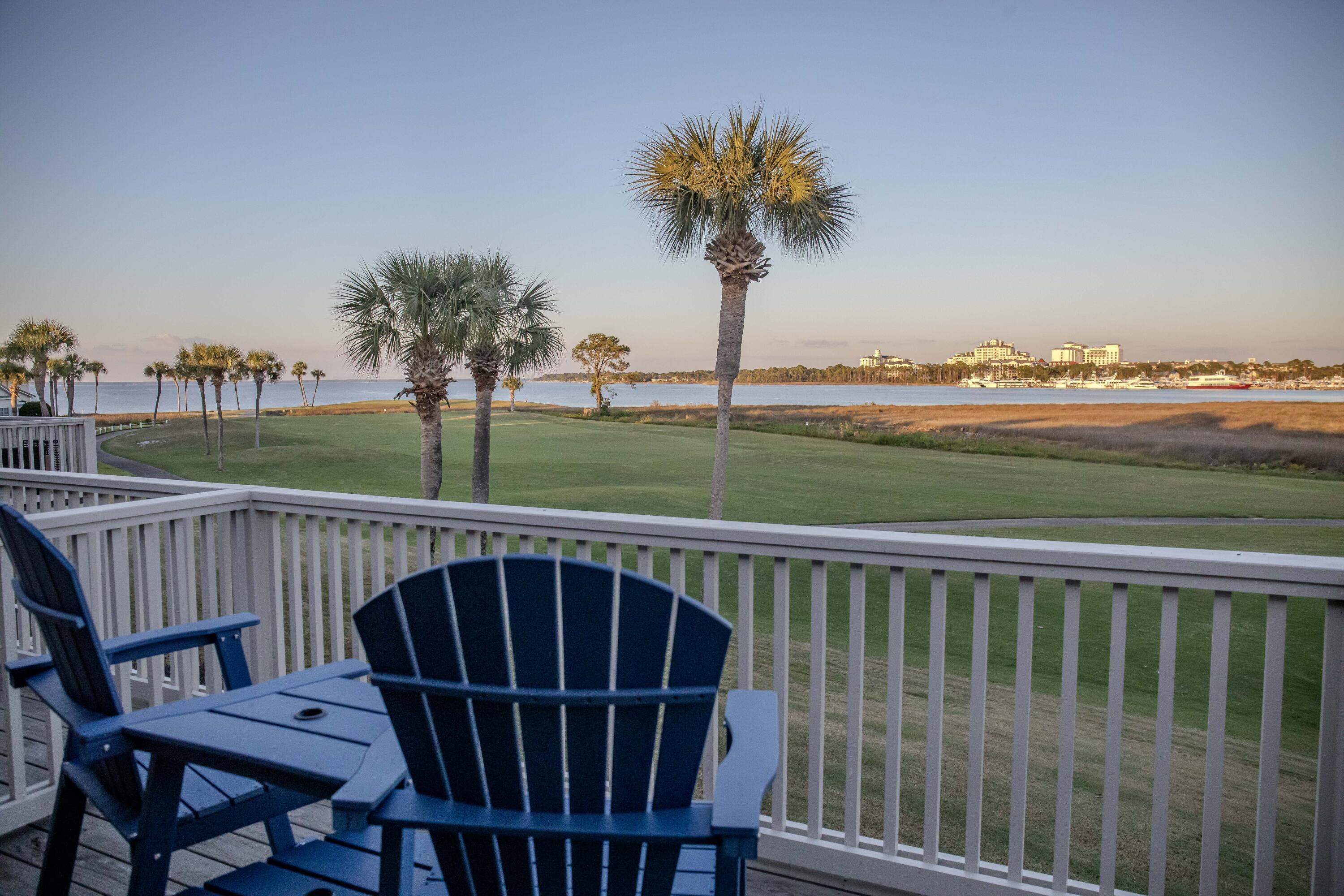 HARBOUR POINT CONDO - Residential