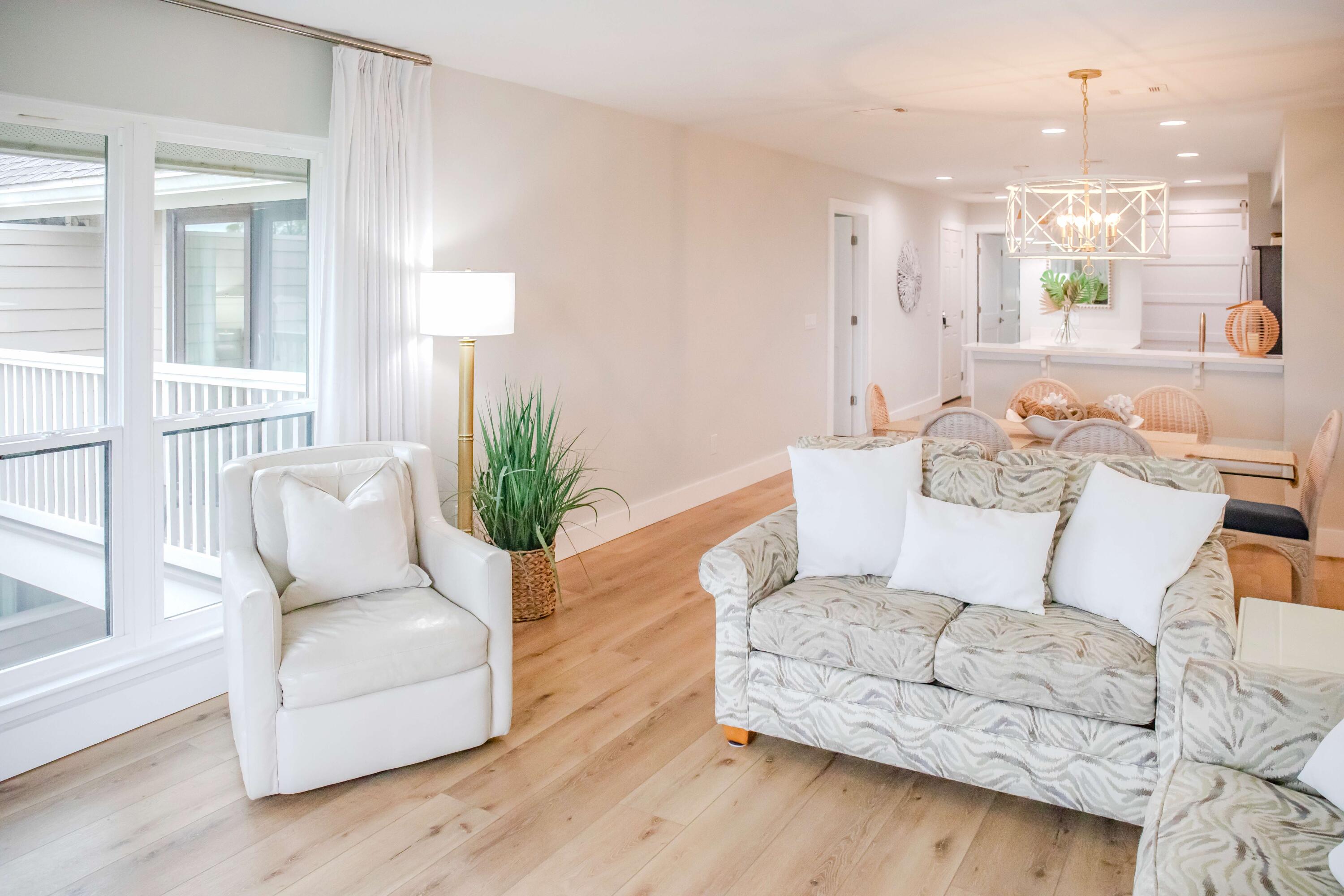 HARBOUR POINT CONDO - Residential