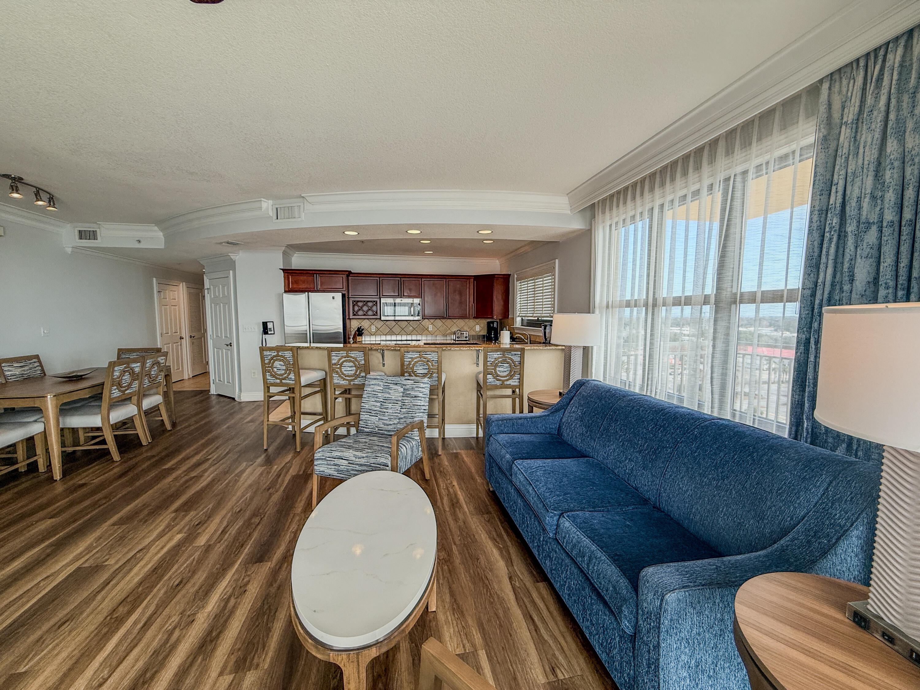 EMERALD GRANDE - Residential