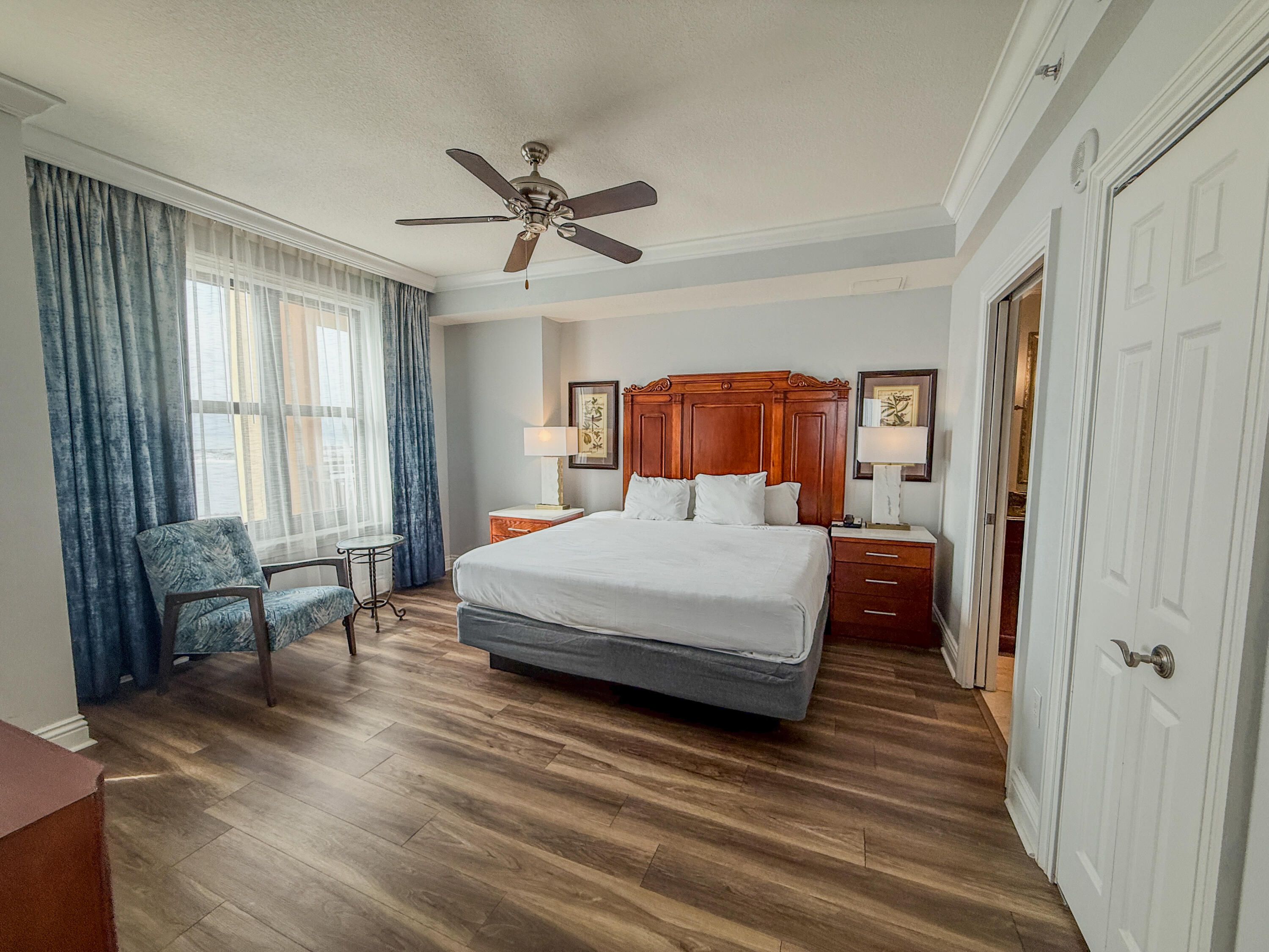 EMERALD GRANDE - Residential