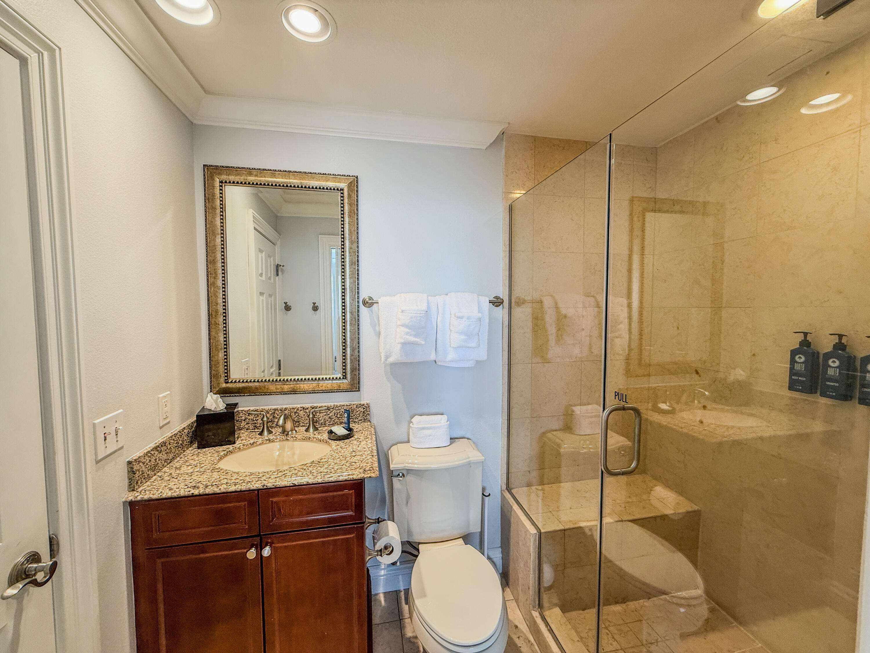 EMERALD GRANDE - Residential