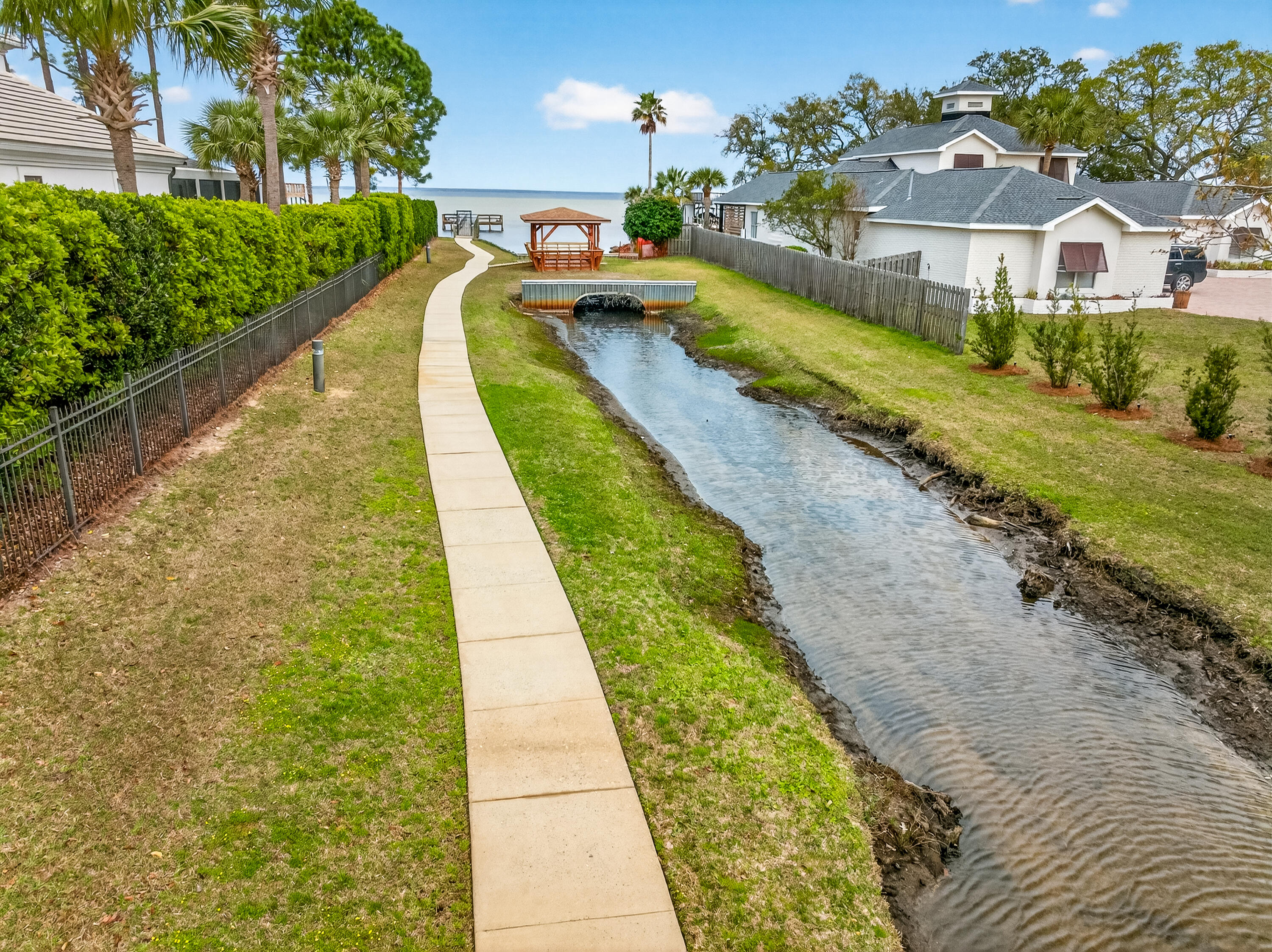 BAYSIDE - Residential