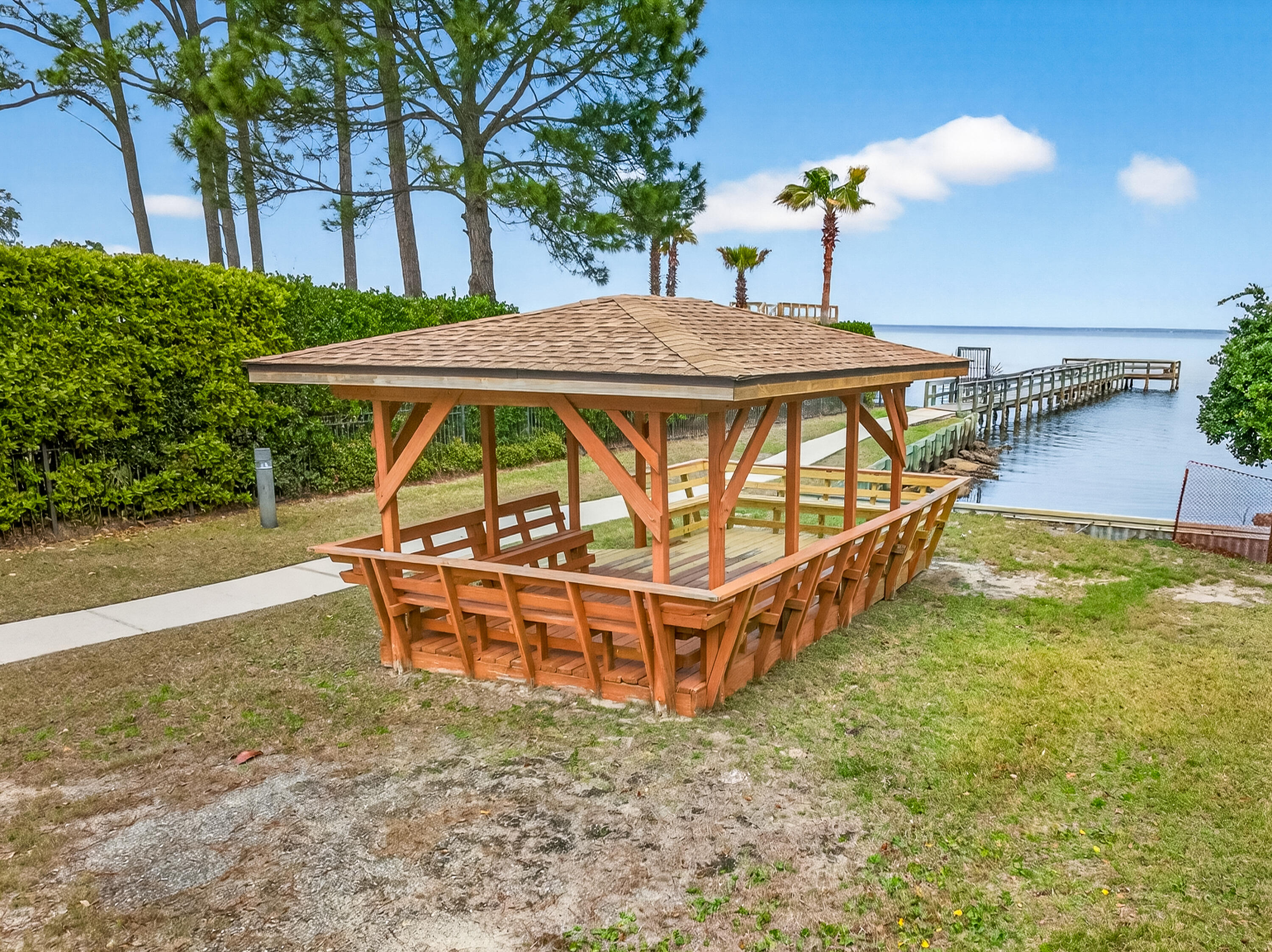 BAYSIDE - Residential