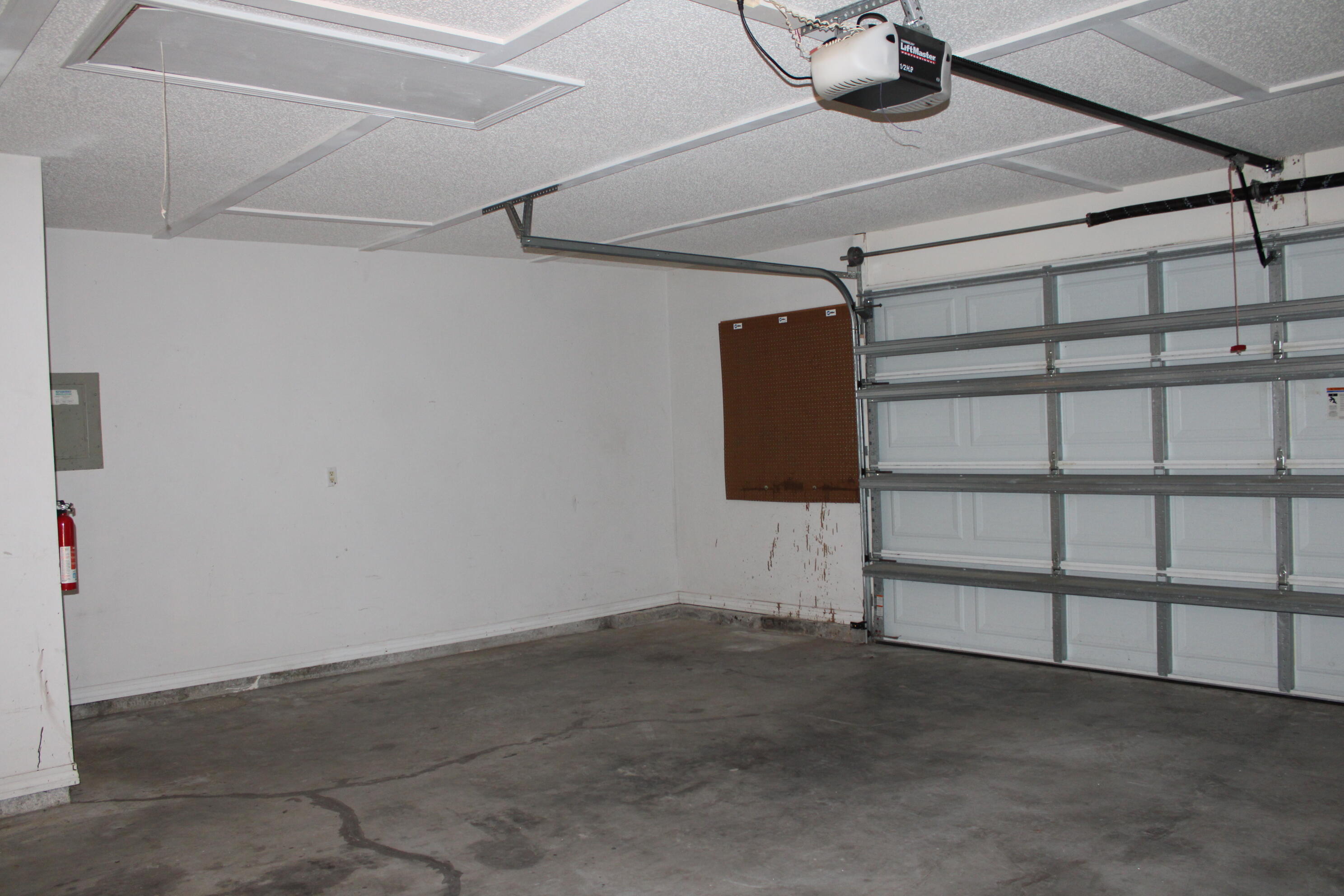 COUNTRYVIEW ESTATES - Residential Lease