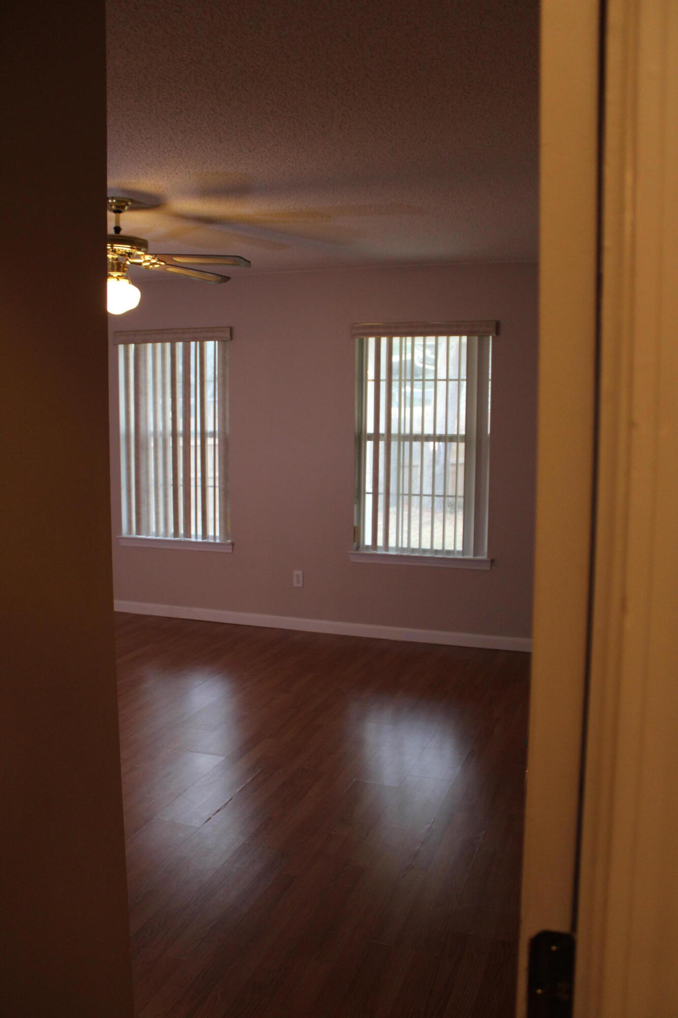 COUNTRYVIEW ESTATES - Residential Lease