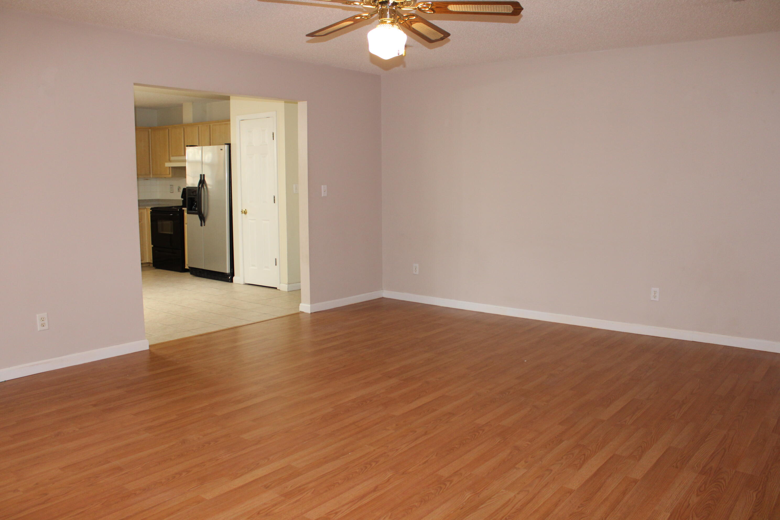 COUNTRYVIEW ESTATES - Residential Lease