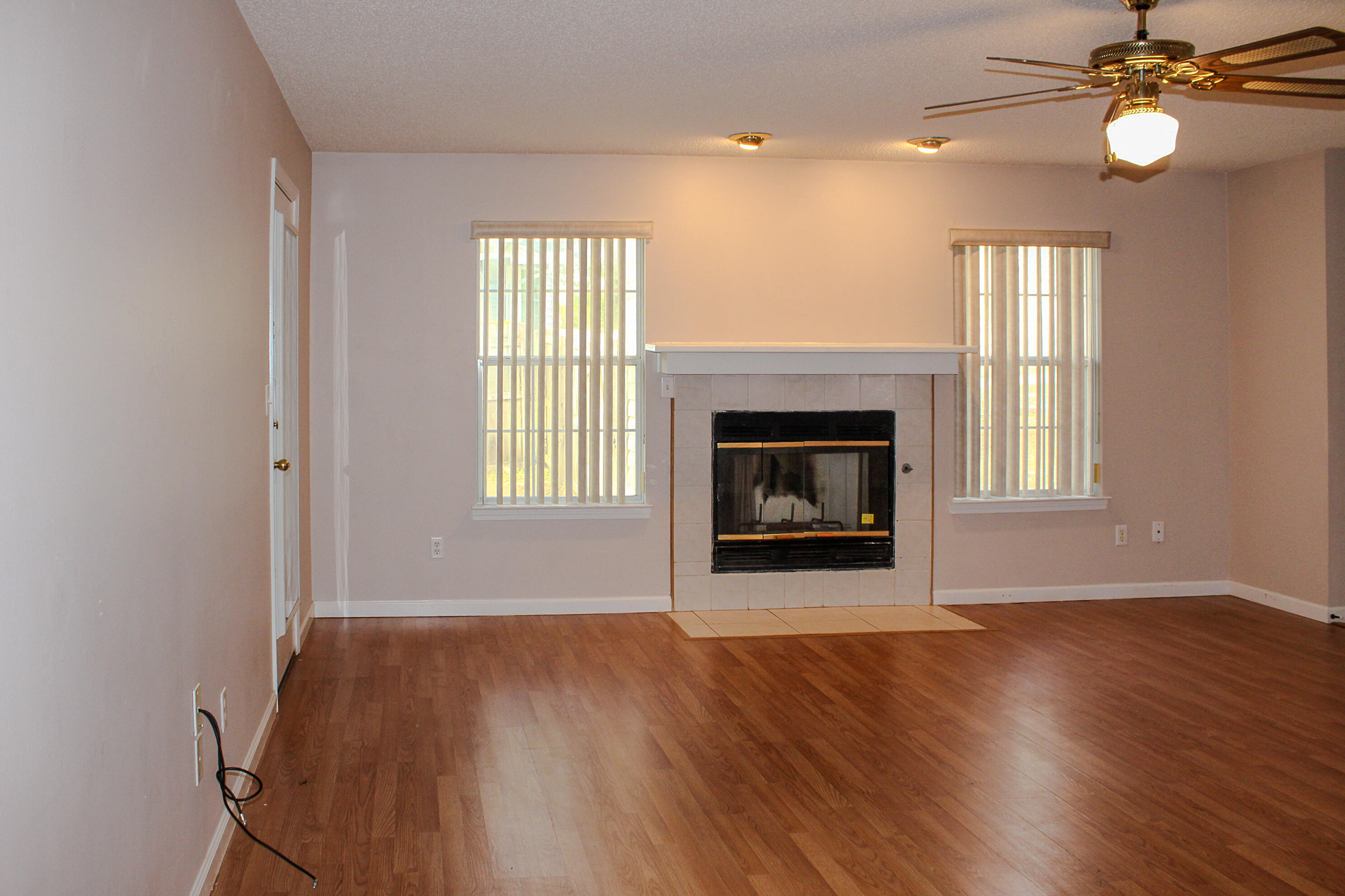 COUNTRYVIEW ESTATES - Residential Lease