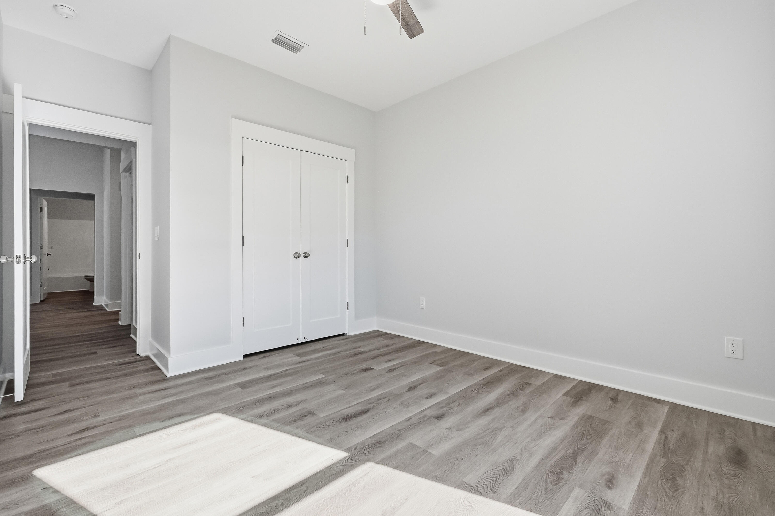 BEG NE COR OF SE1/4 W 1328.7 FT N 110 FT E 4 FT - Residential