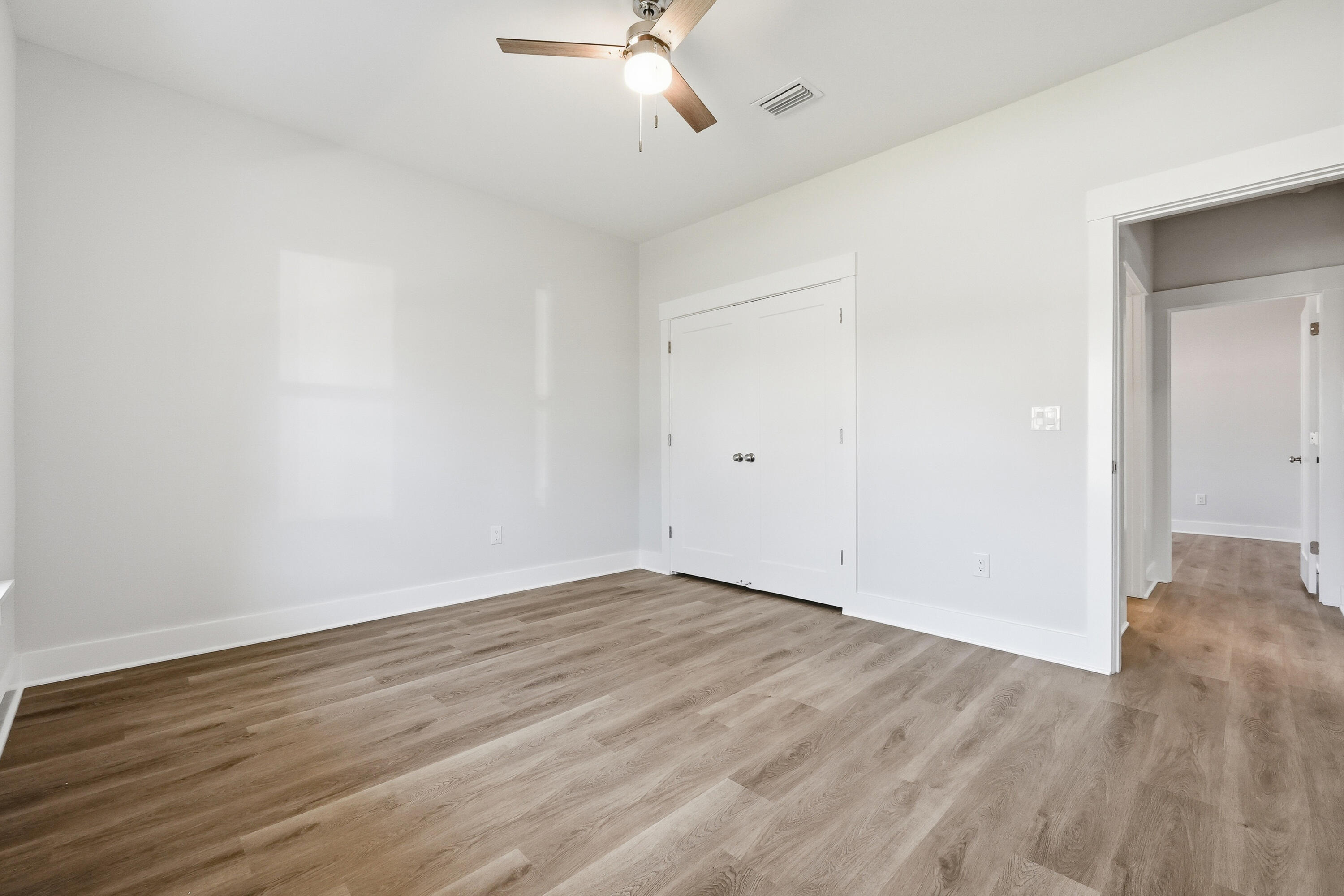 BEG NE COR OF SE1/4 W 1328.7 FT N 110 FT E 4 FT - Residential