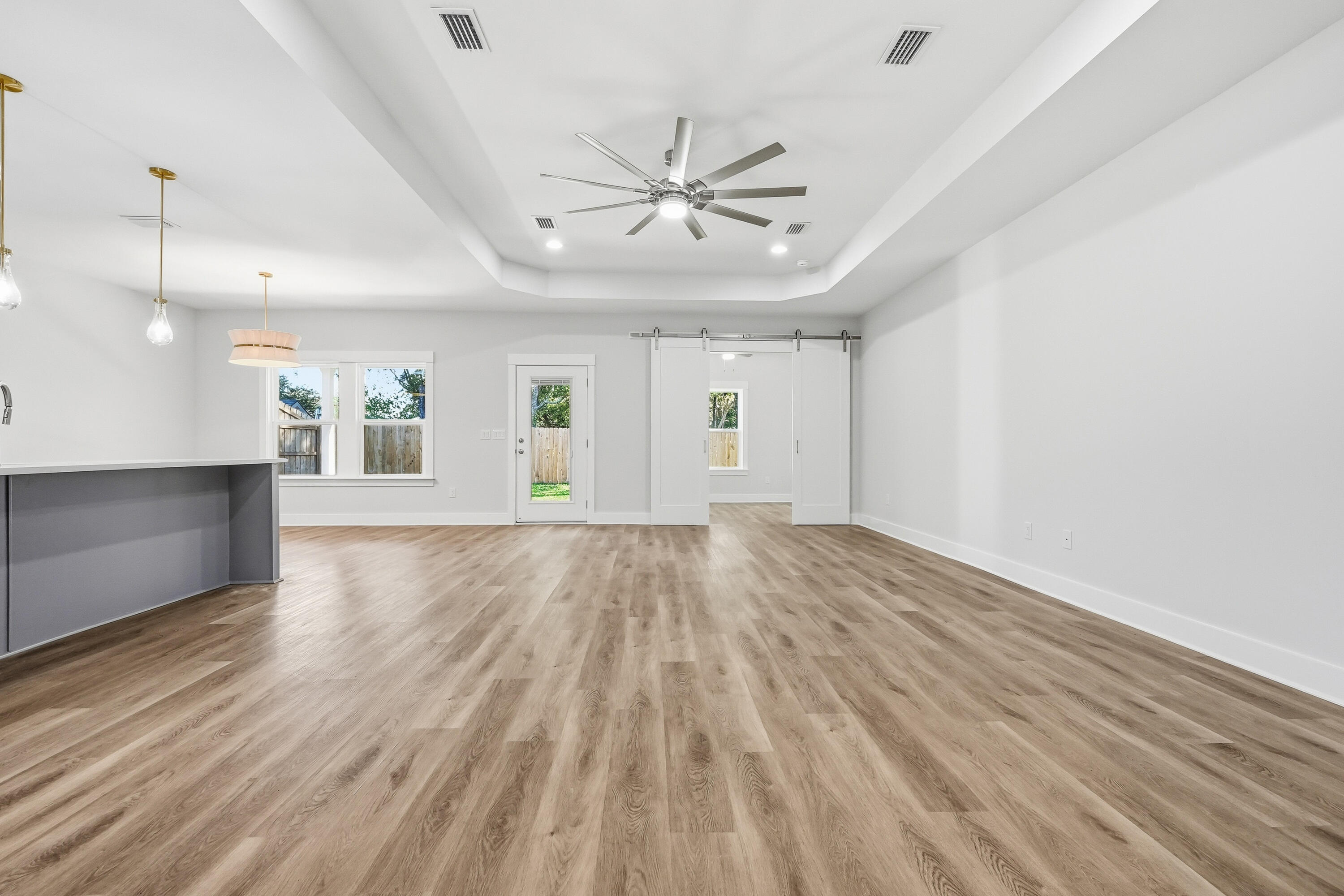 BEG NE COR OF SE1/4 W 1328.7 FT N 110 FT E 4 FT - Residential