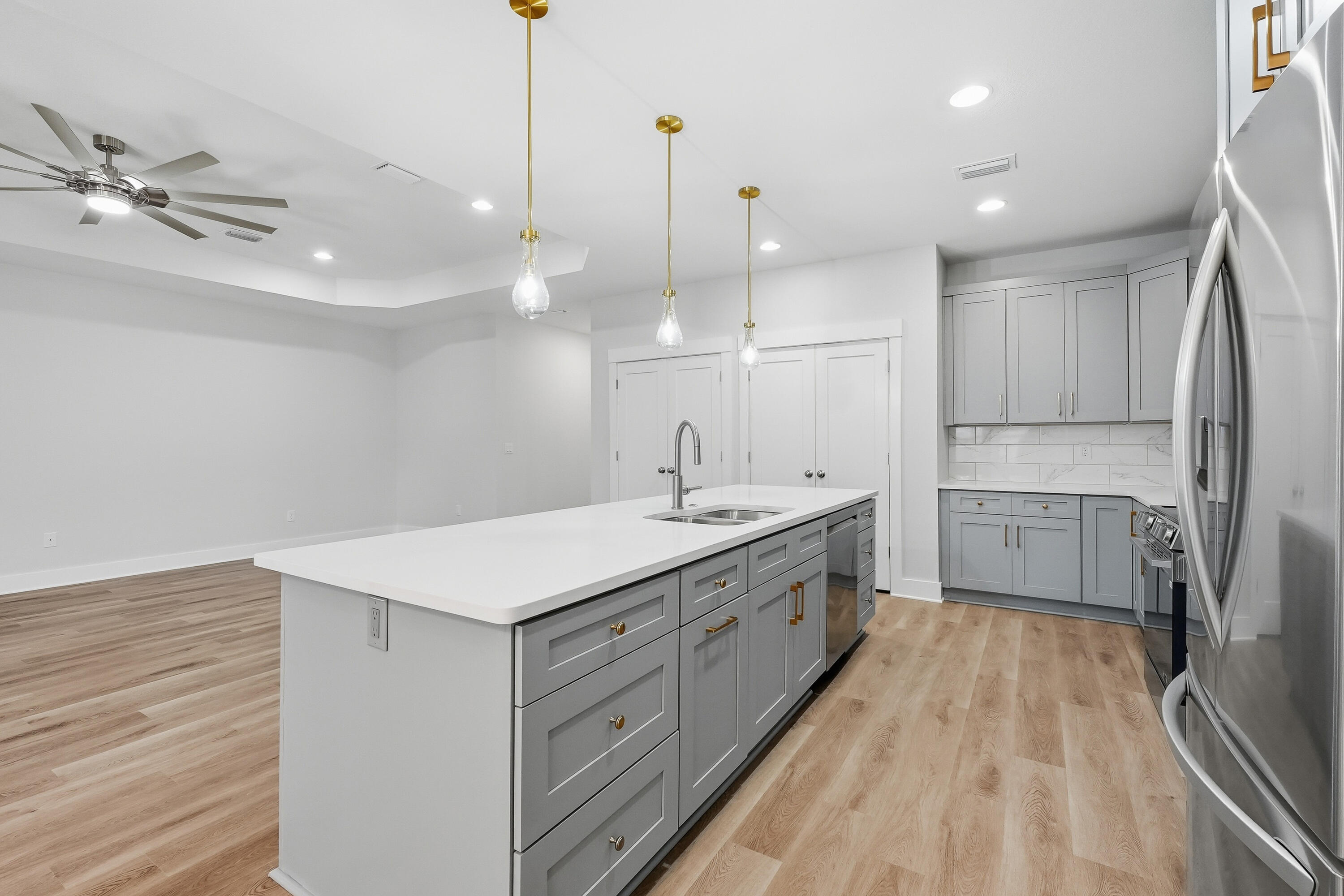 BEG NE COR OF SE1/4 W 1328.7 FT N 110 FT E 4 FT - Residential