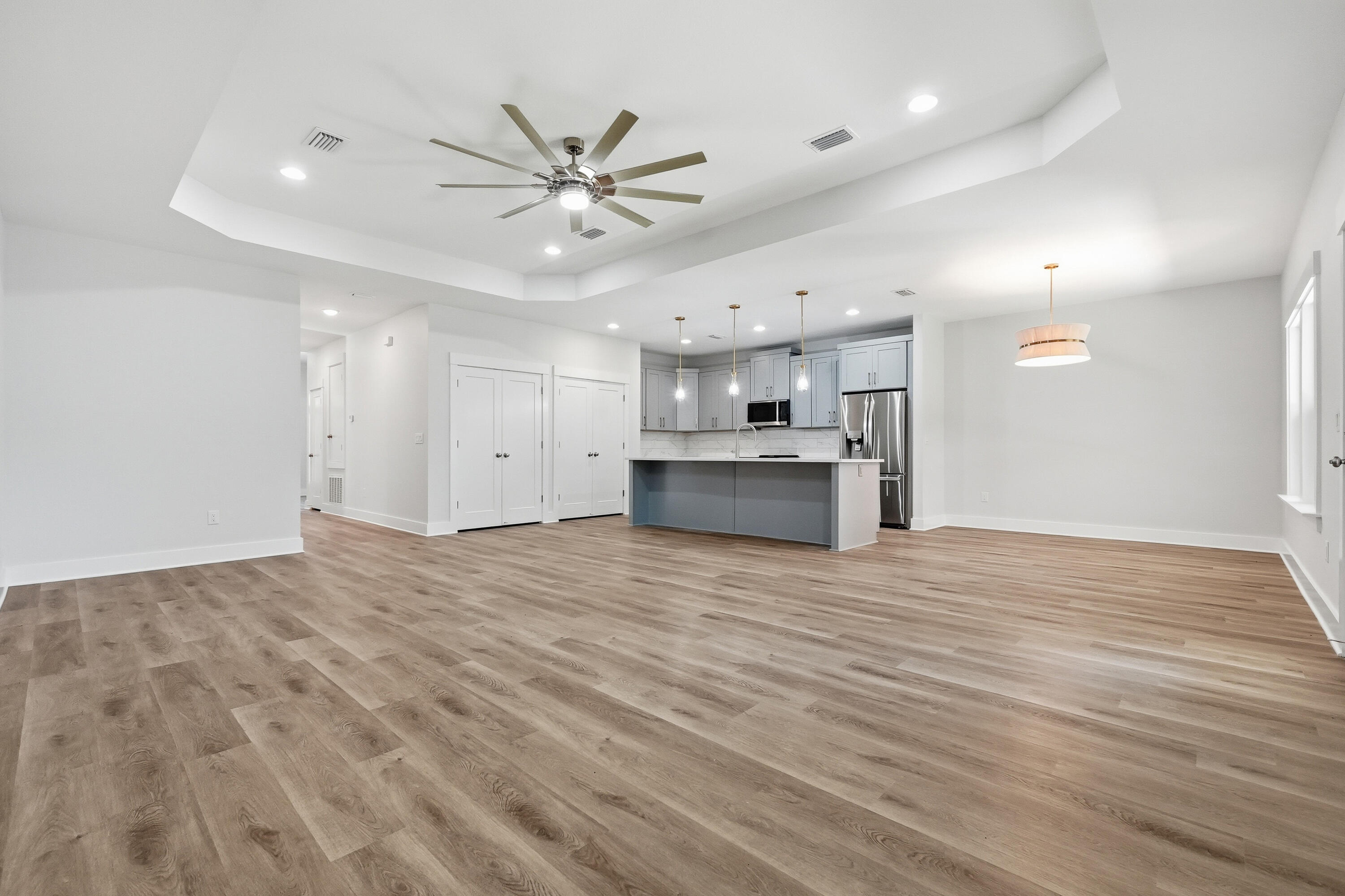 BEG NE COR OF SE1/4 W 1328.7 FT N 110 FT E 4 FT - Residential