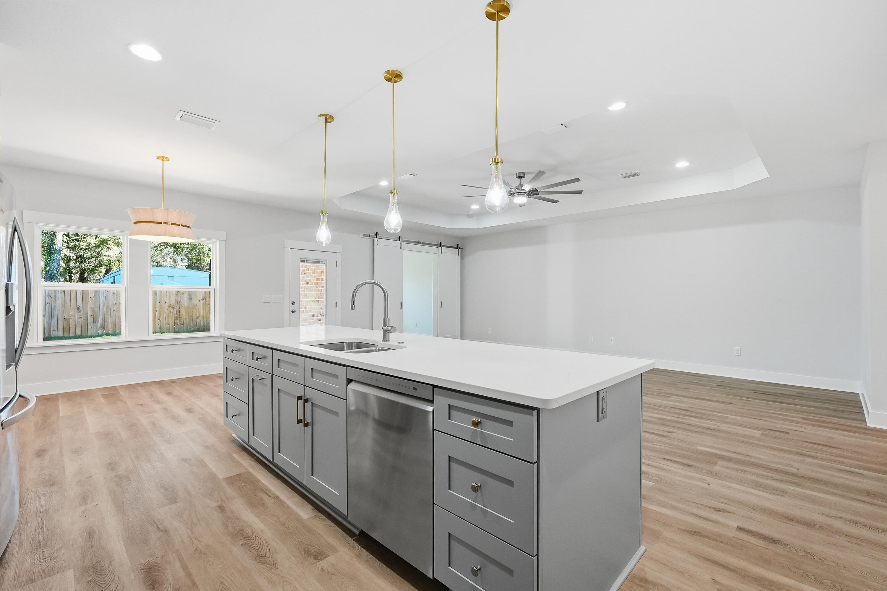 BEG NE COR OF SE1/4 W 1328.7 FT N 110 FT E 4 FT - Residential