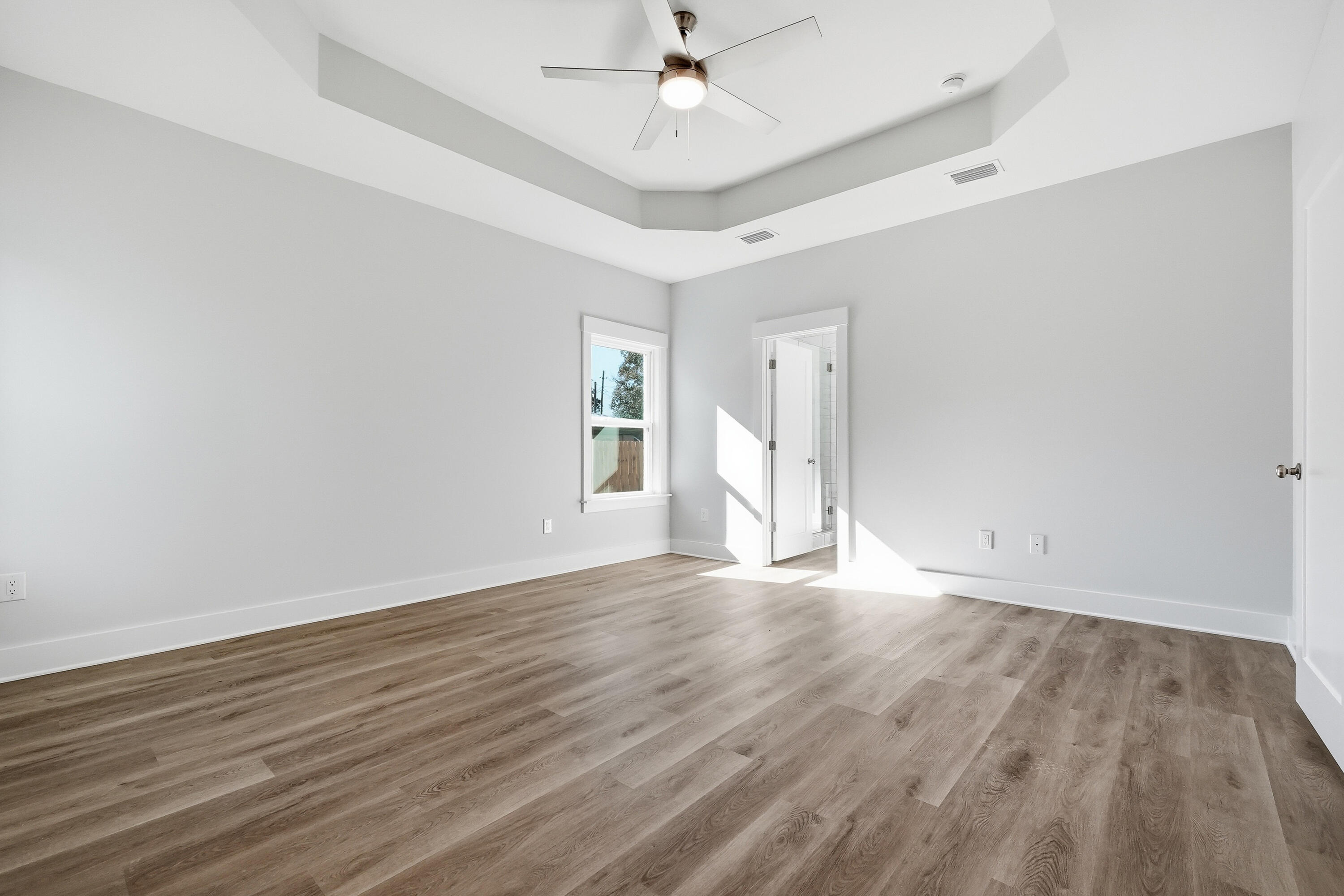 BEG NE COR OF SE1/4 W 1328.7 FT N 110 FT E 4 FT - Residential