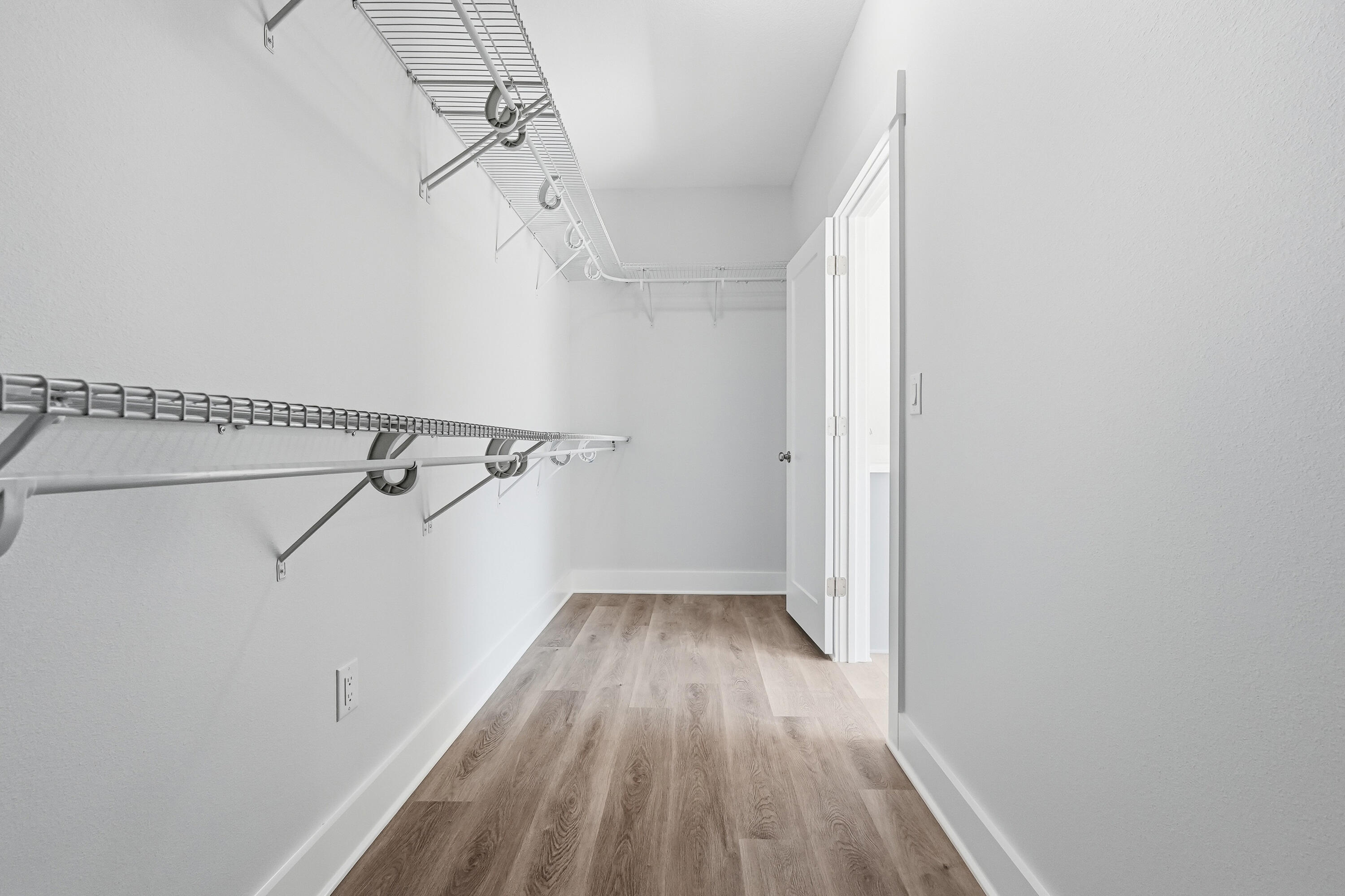 BEG NE COR OF SE1/4 W 1328.7 FT N 110 FT E 4 FT - Residential