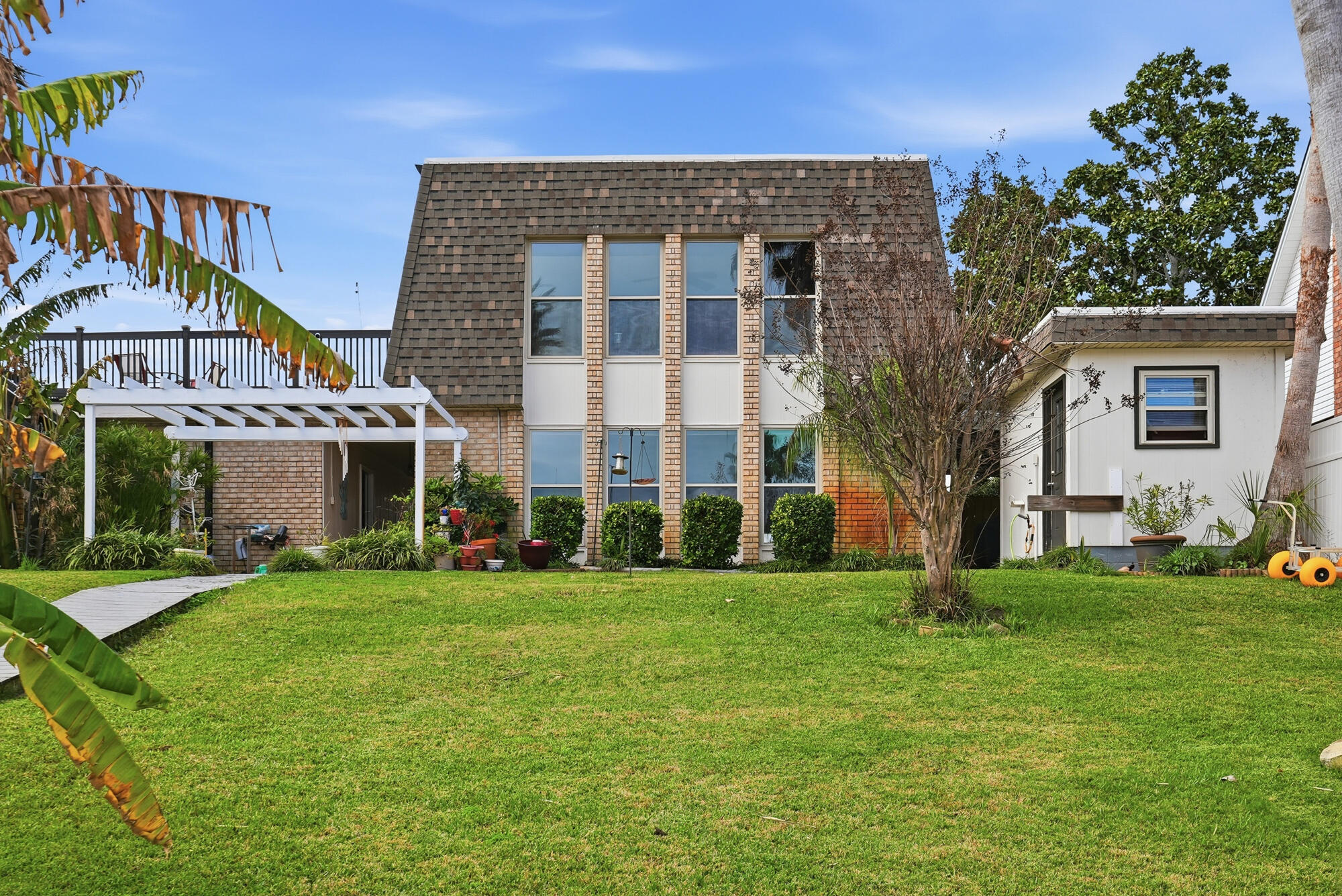 SANTA ROSA SHORES - Residential