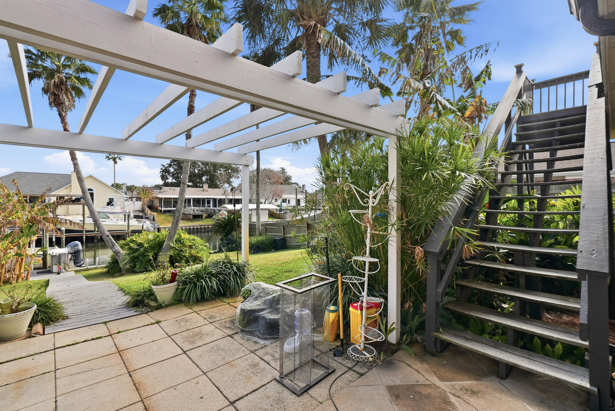 SANTA ROSA SHORES - Residential