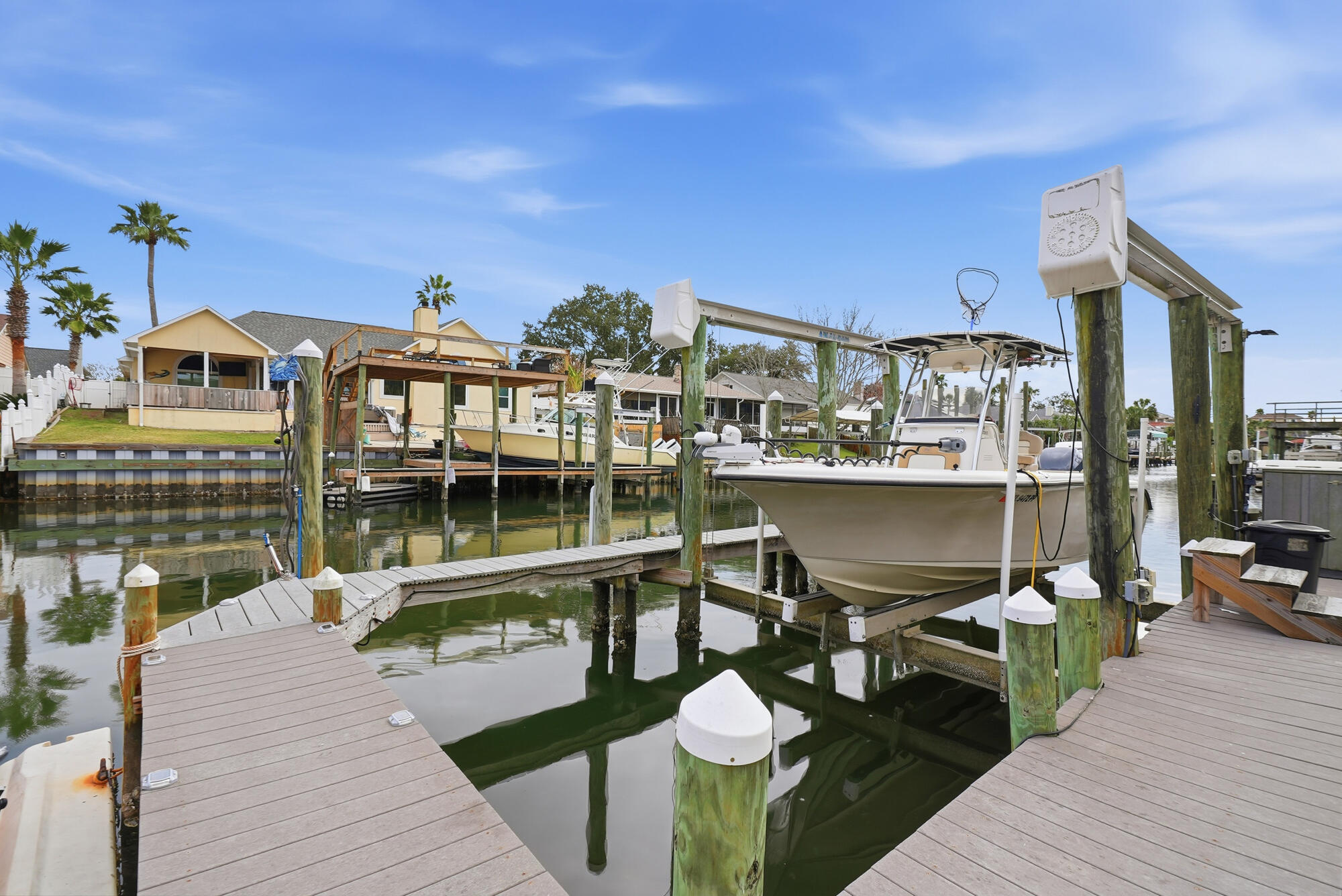 SANTA ROSA SHORES - Residential