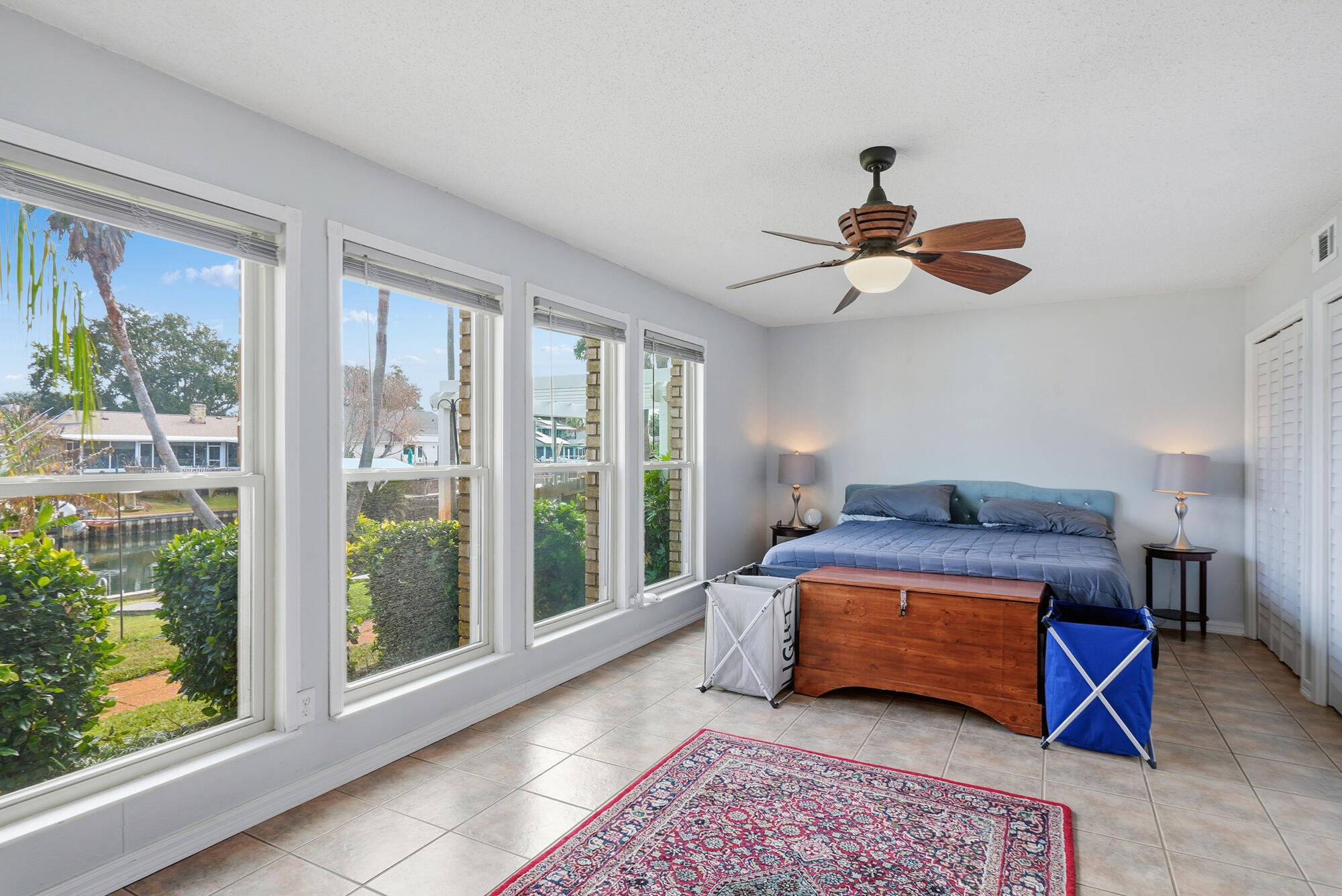 SANTA ROSA SHORES - Residential