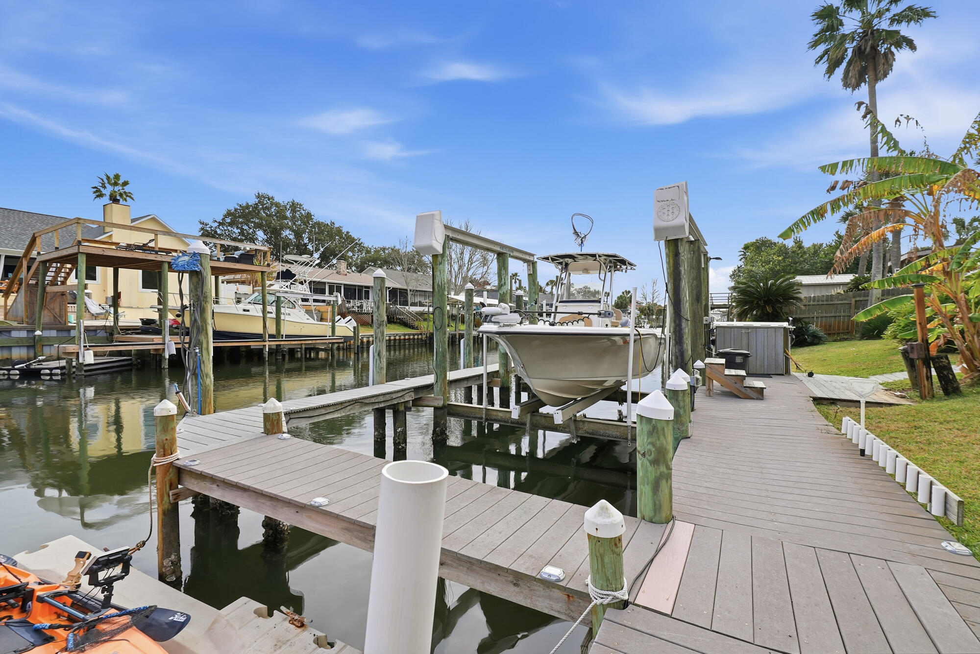 SANTA ROSA SHORES - Residential