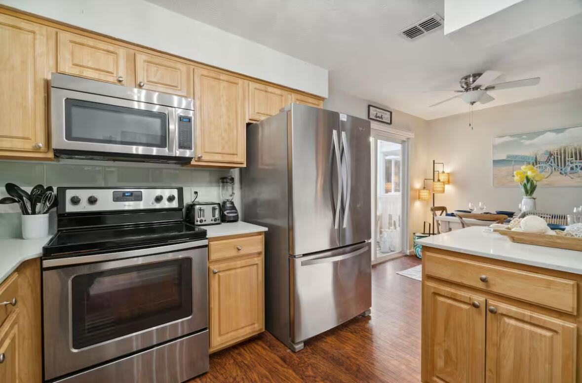 HOLIDAY BEACH UNIT 14 - Residential