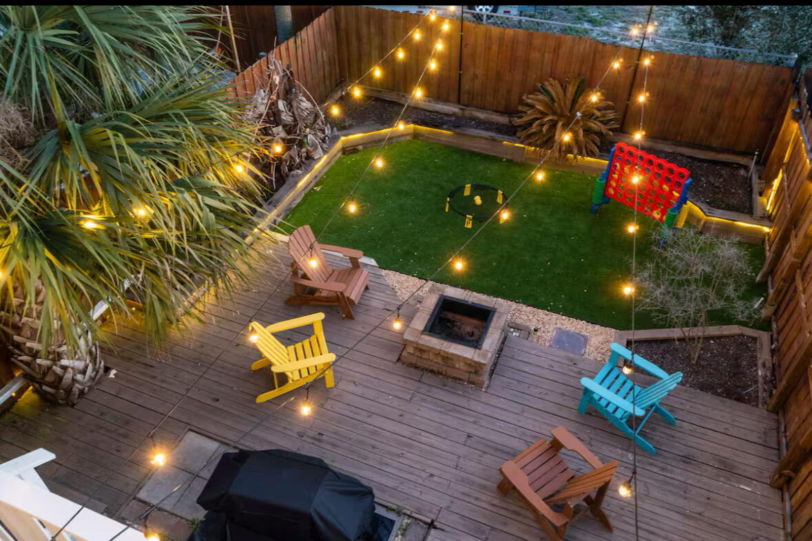 HOLIDAY BEACH UNIT 14 - Residential