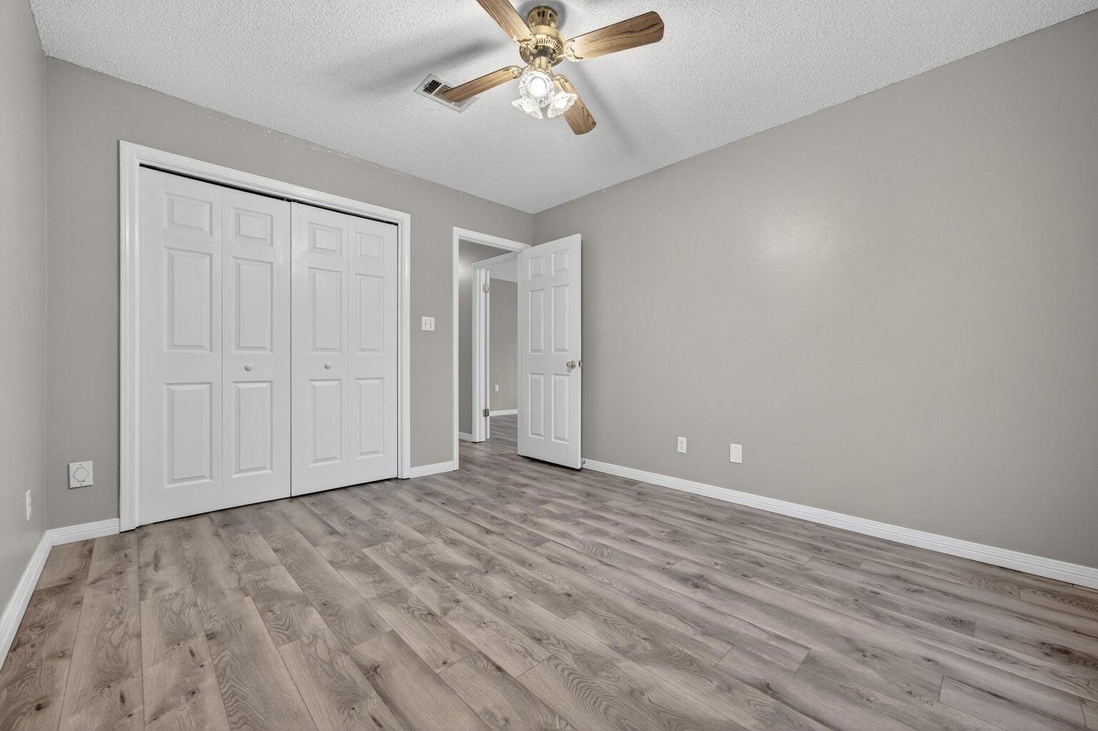 MARINERS COVE - Residential Lease