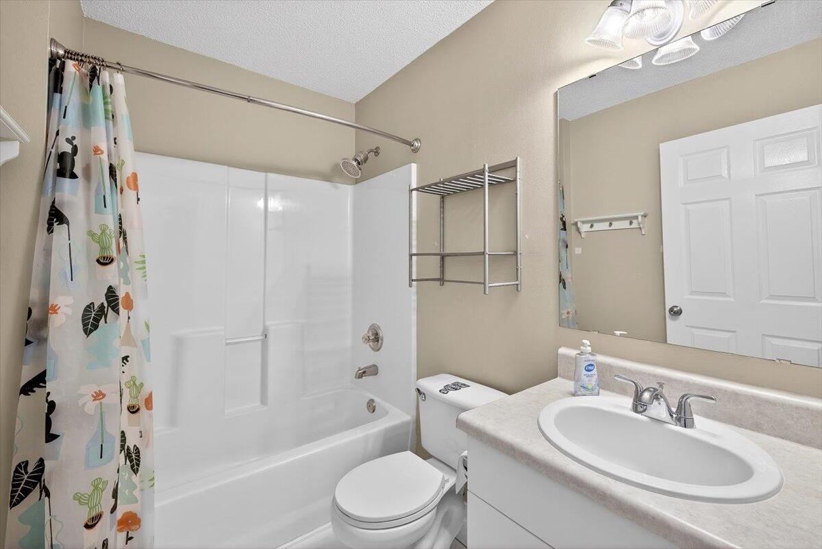 WESTVIEW ESTATES - Residential