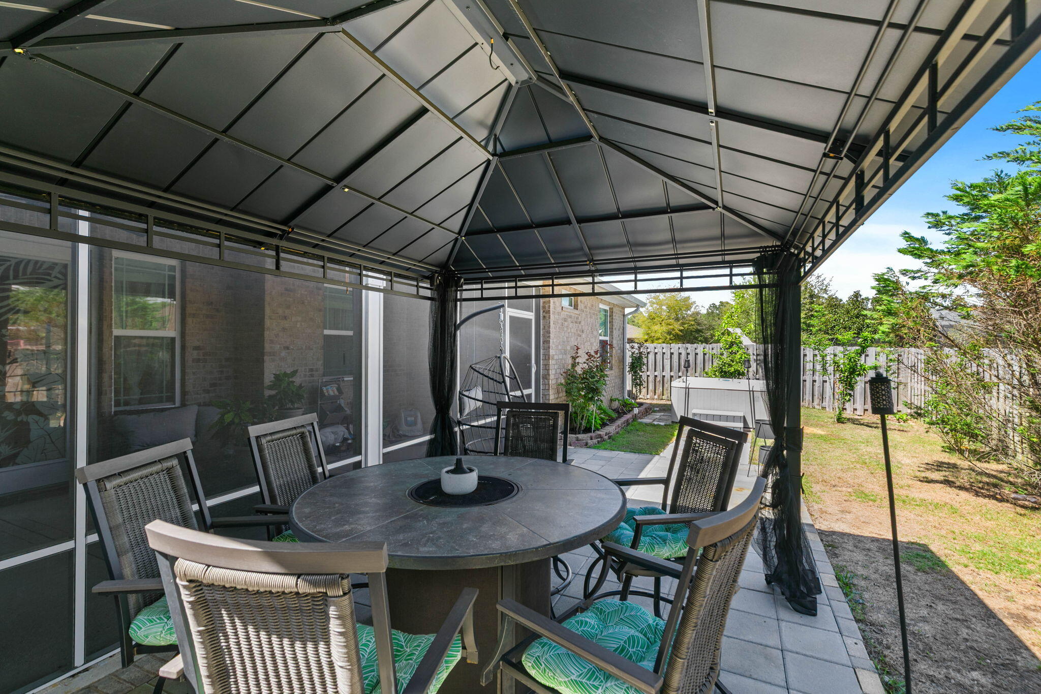 HAMMOCK BAY - Residential