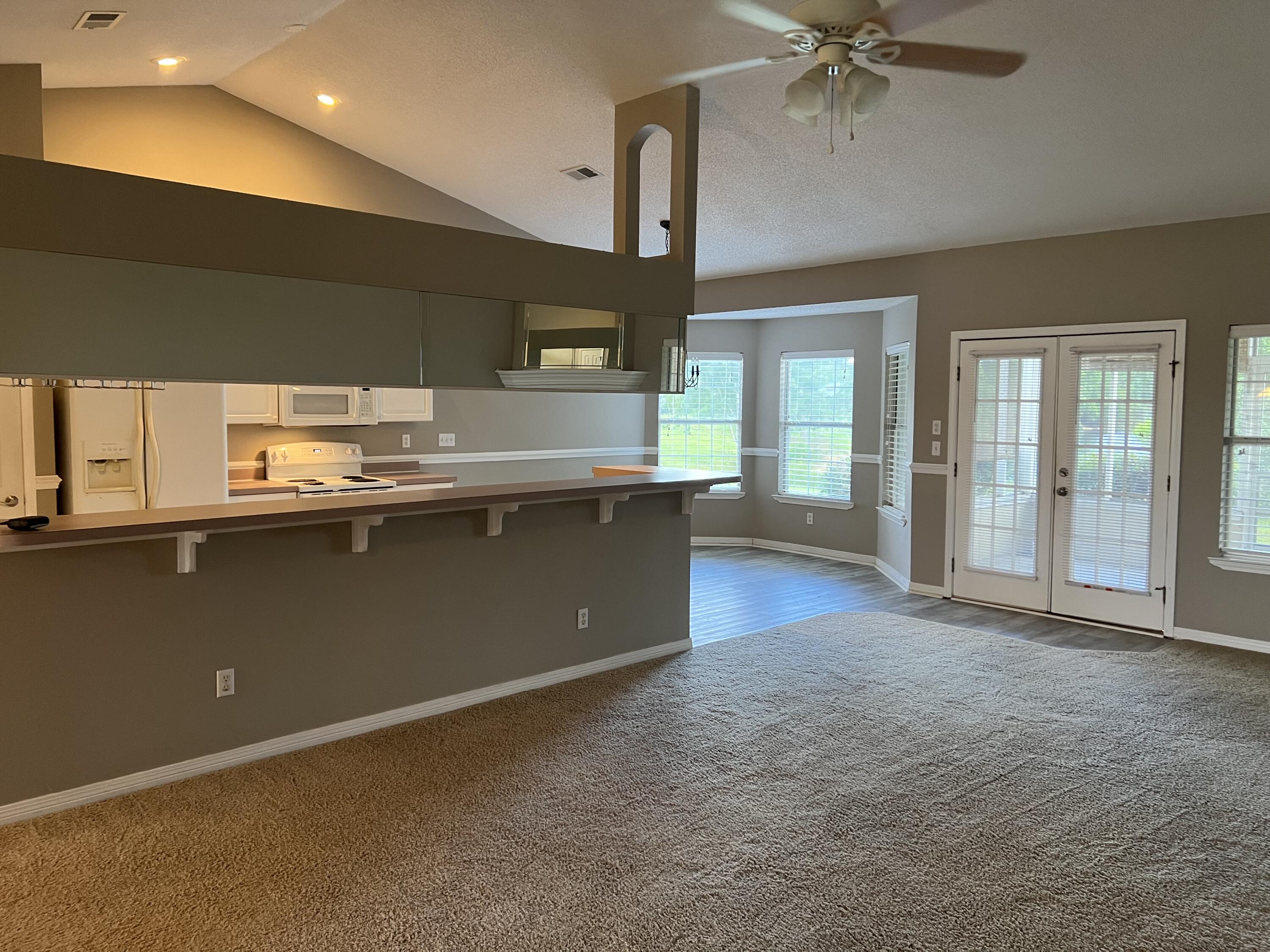 BAYSIDE - Residential Lease