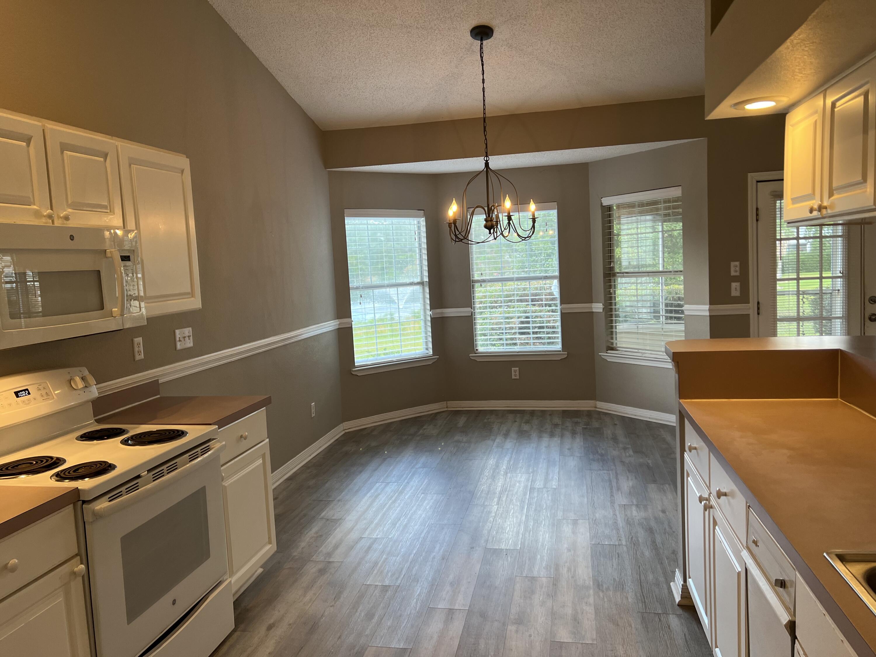 BAYSIDE - Residential Lease