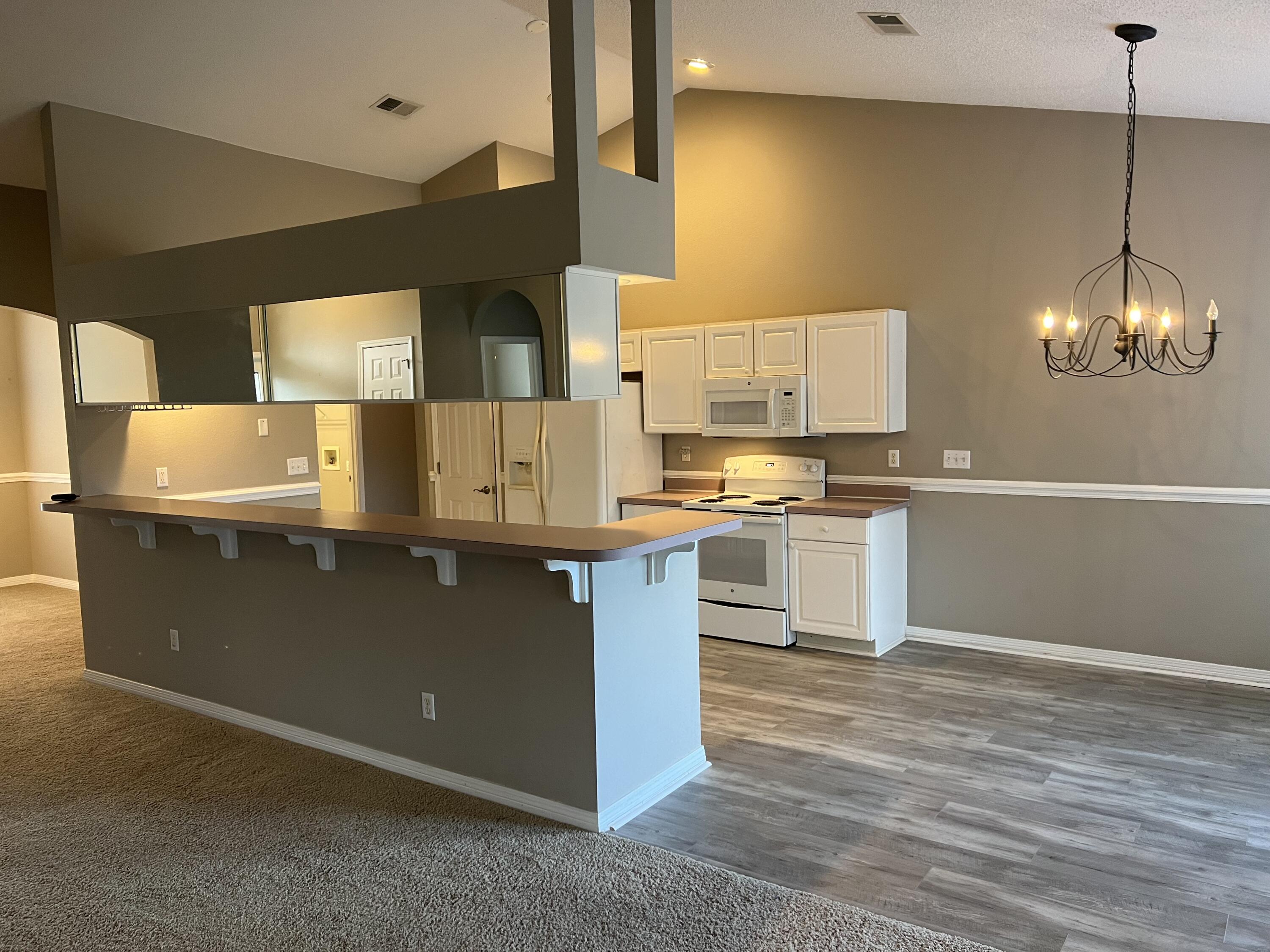 BAYSIDE - Residential Lease