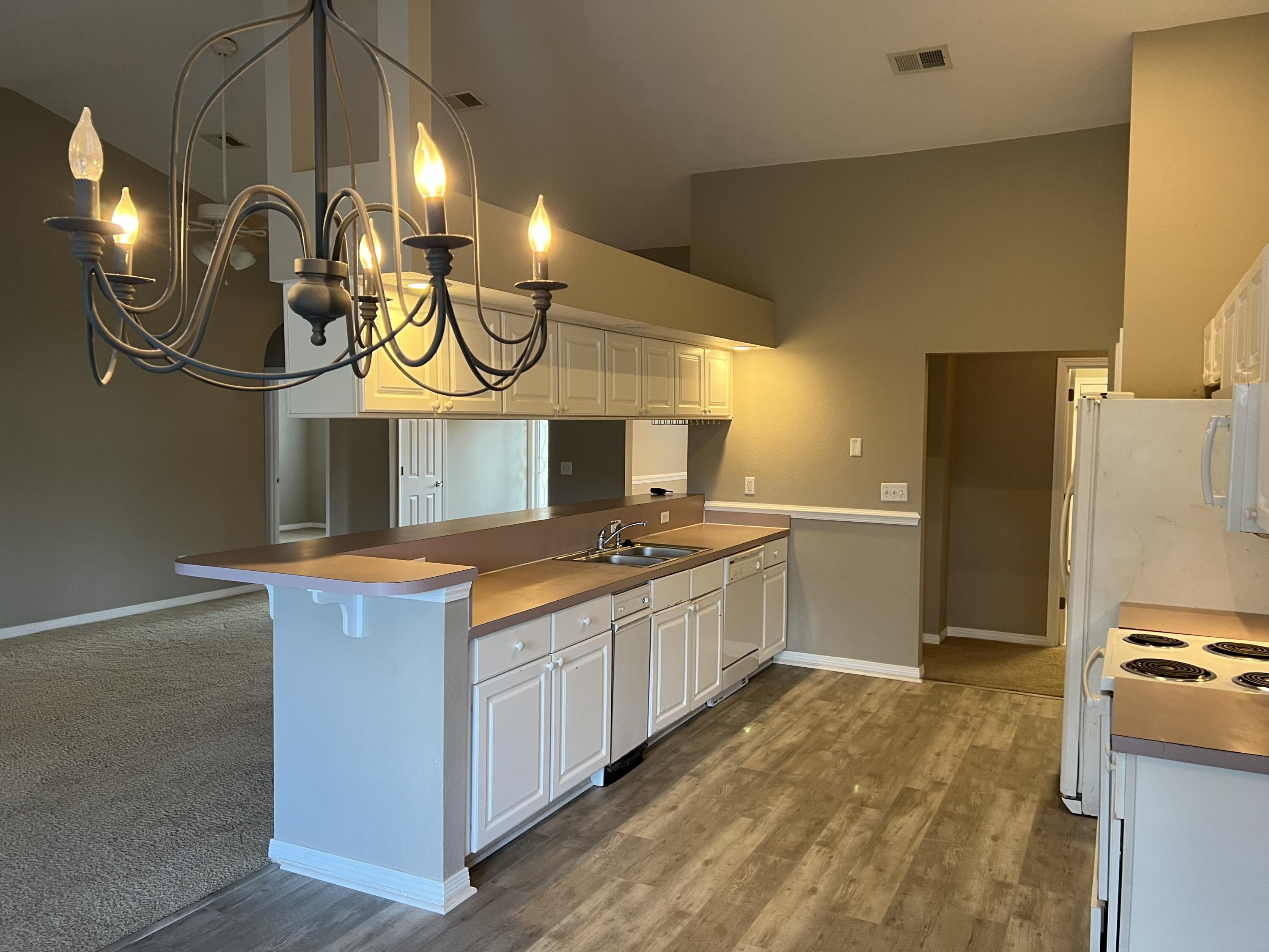 BAYSIDE - Residential Lease