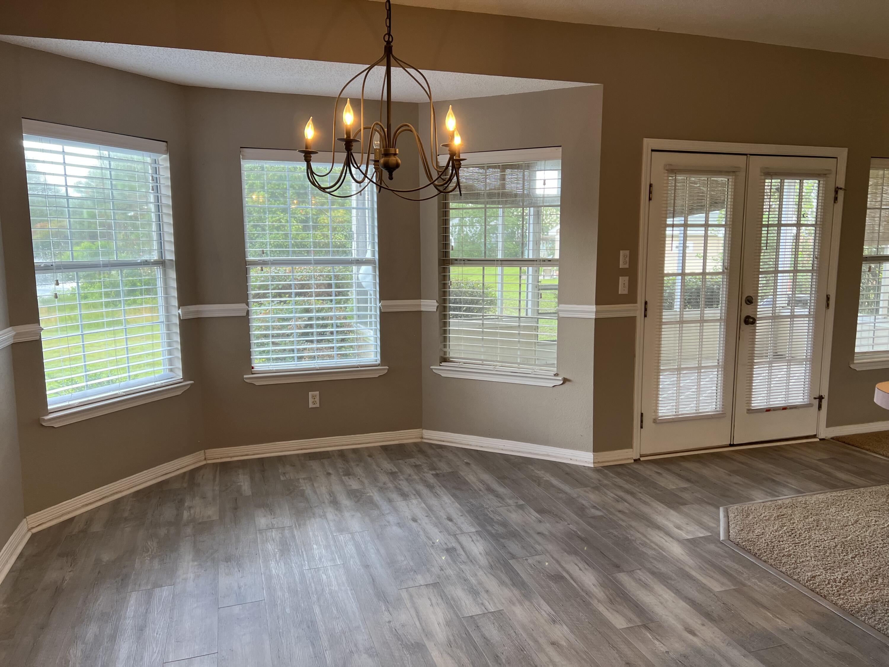 BAYSIDE - Residential Lease