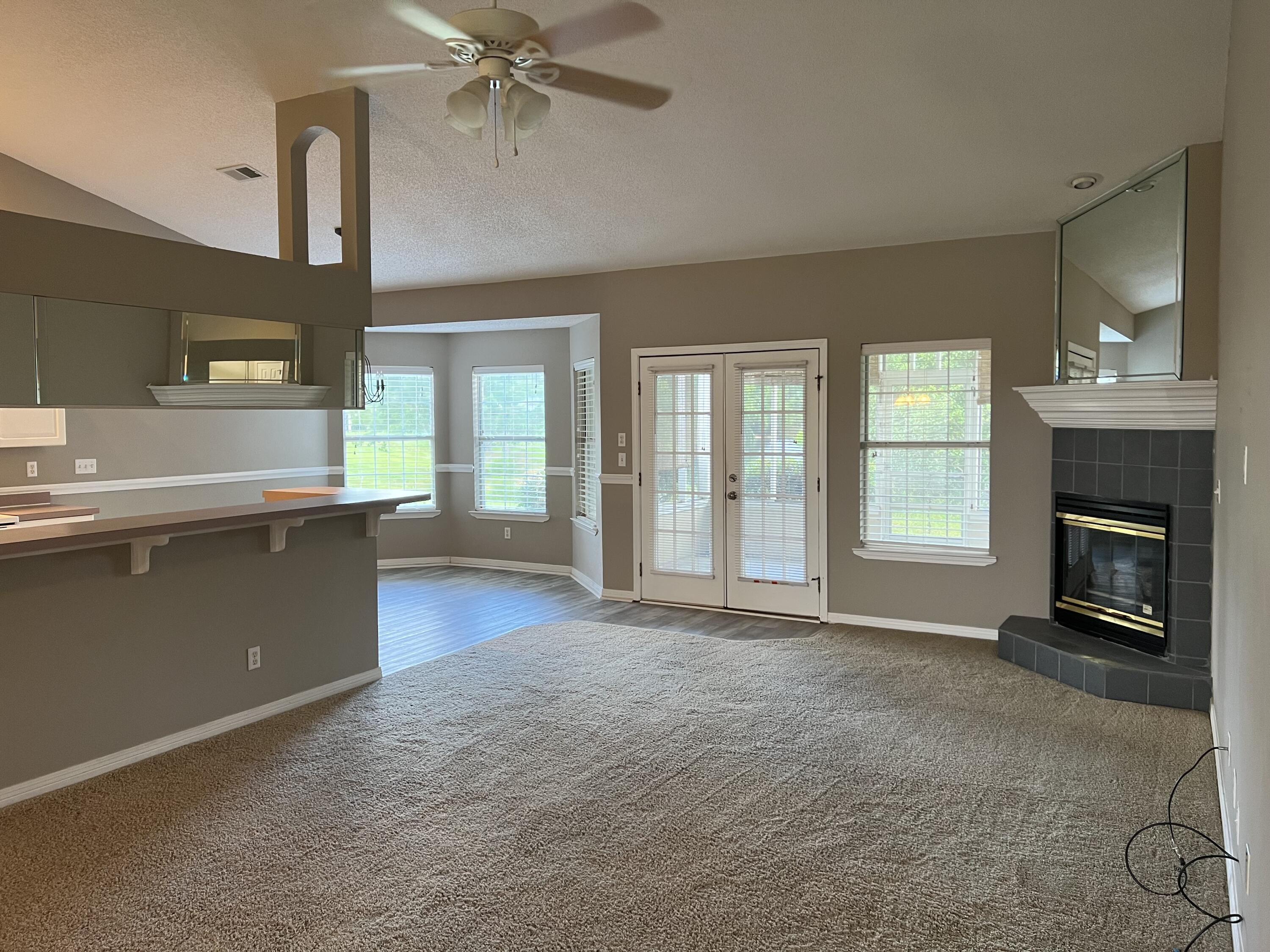 BAYSIDE - Residential Lease