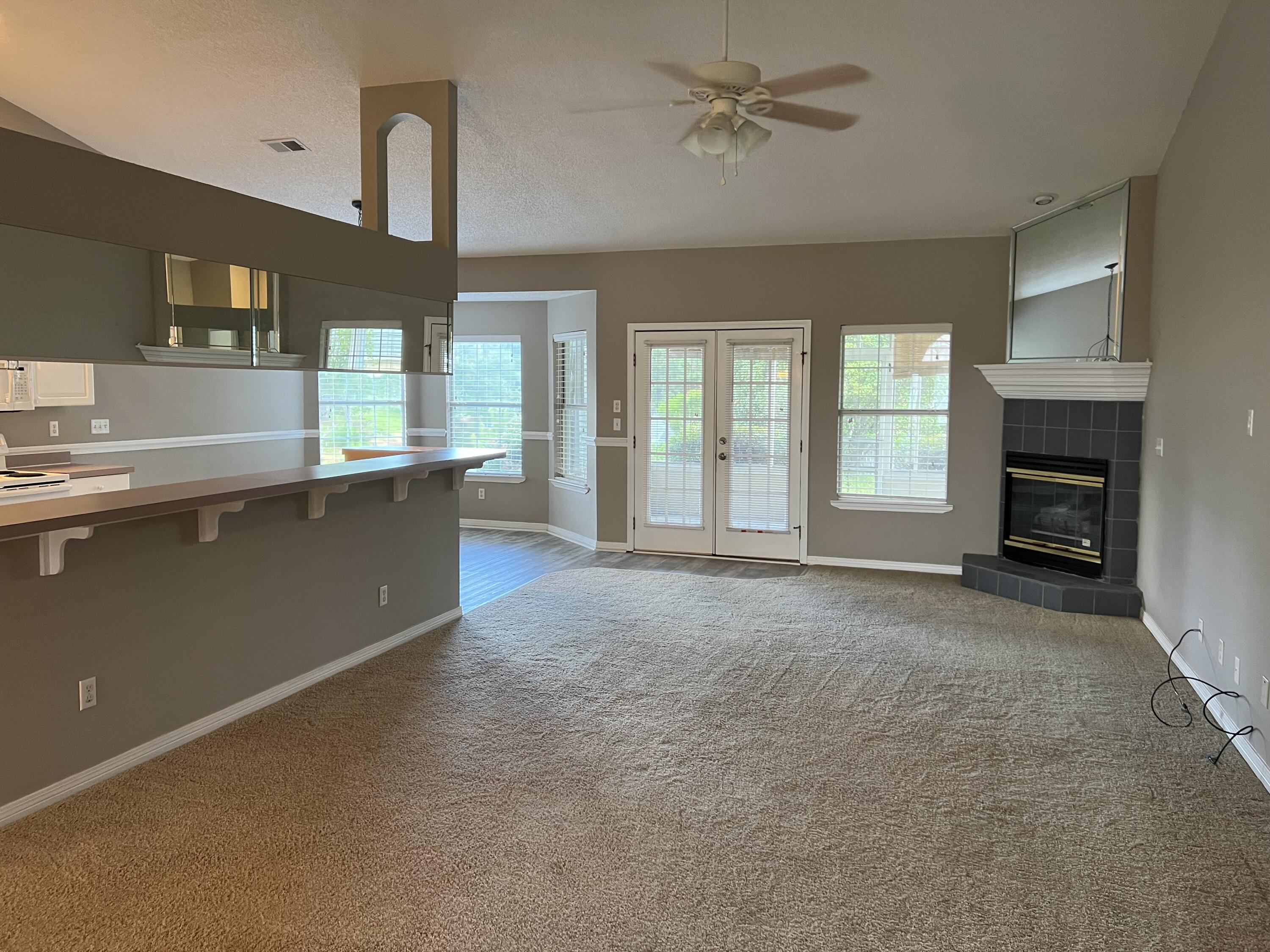 BAYSIDE - Residential Lease