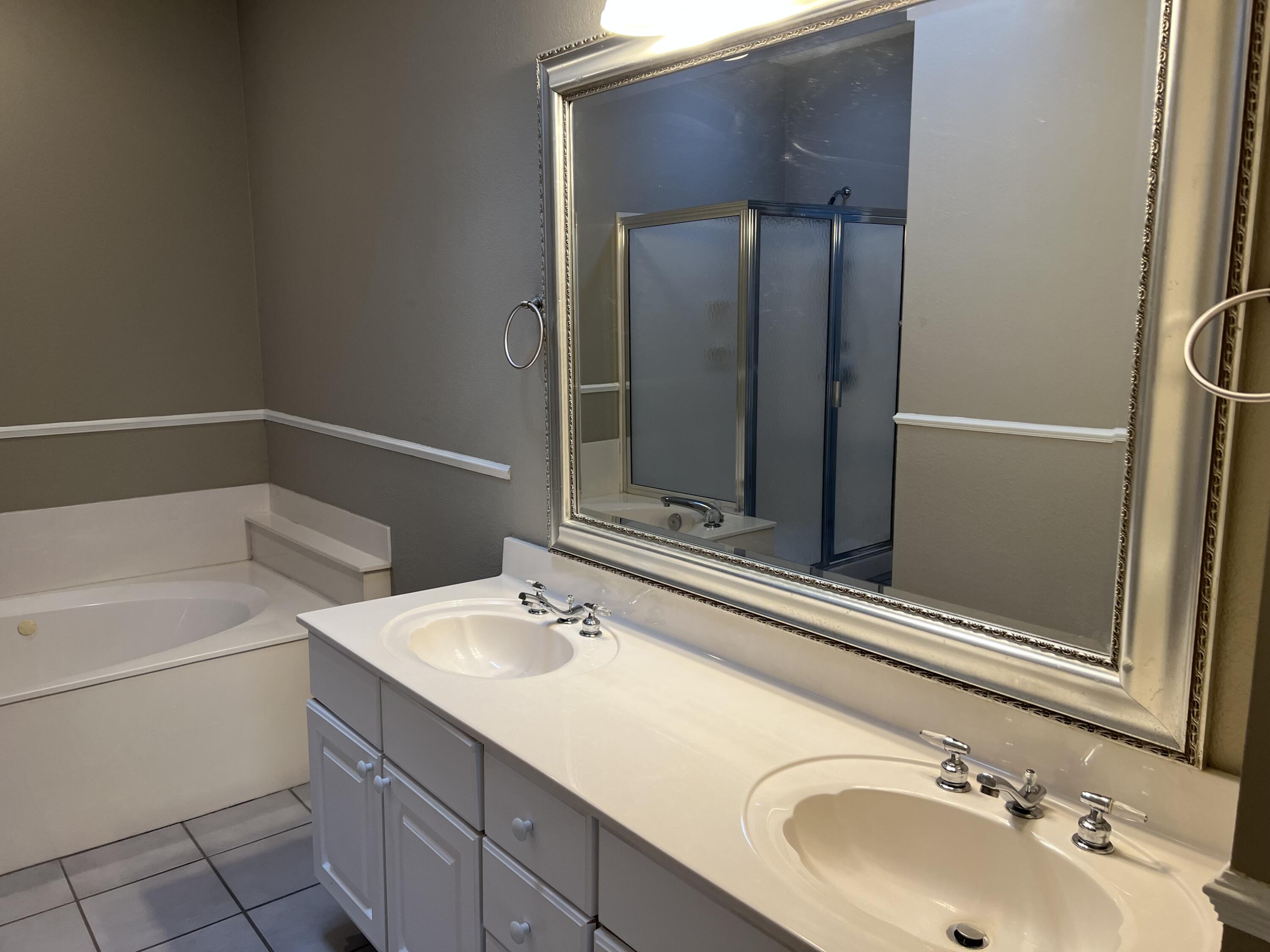 BAYSIDE - Residential Lease