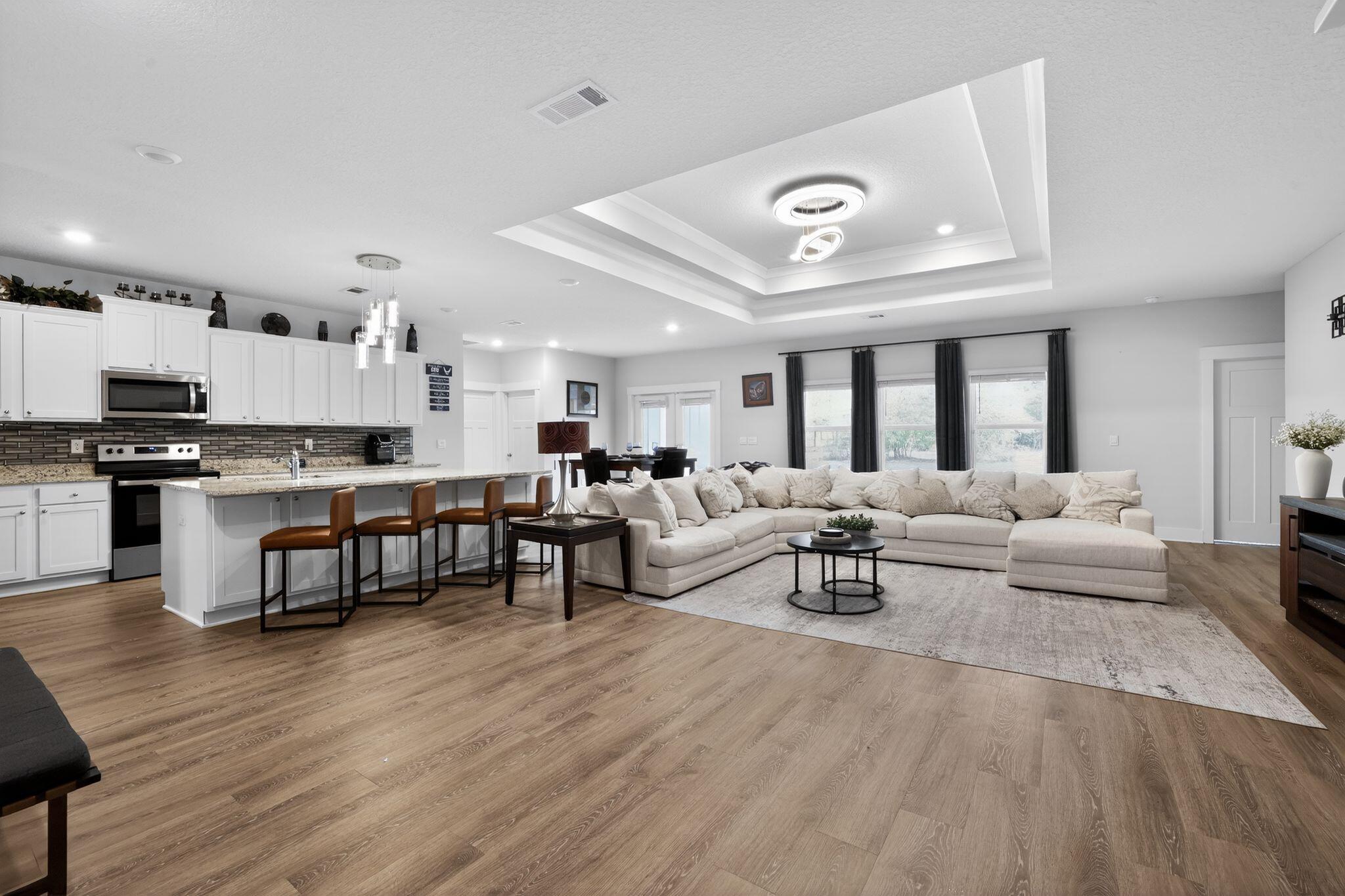 HILLWOOD ESTATES - Residential