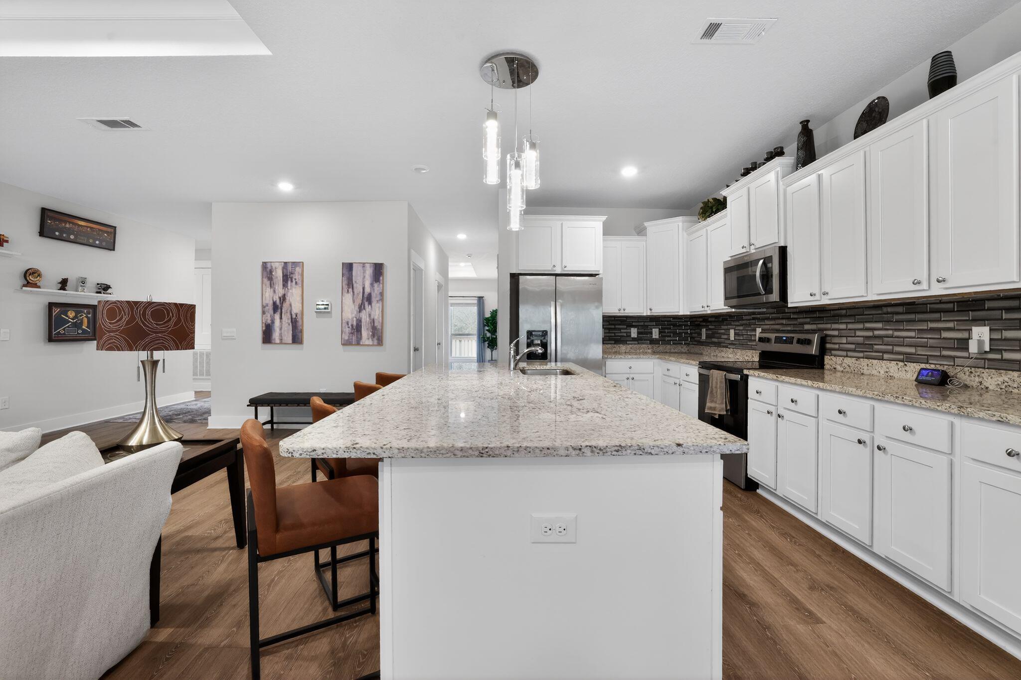 HILLWOOD ESTATES - Residential