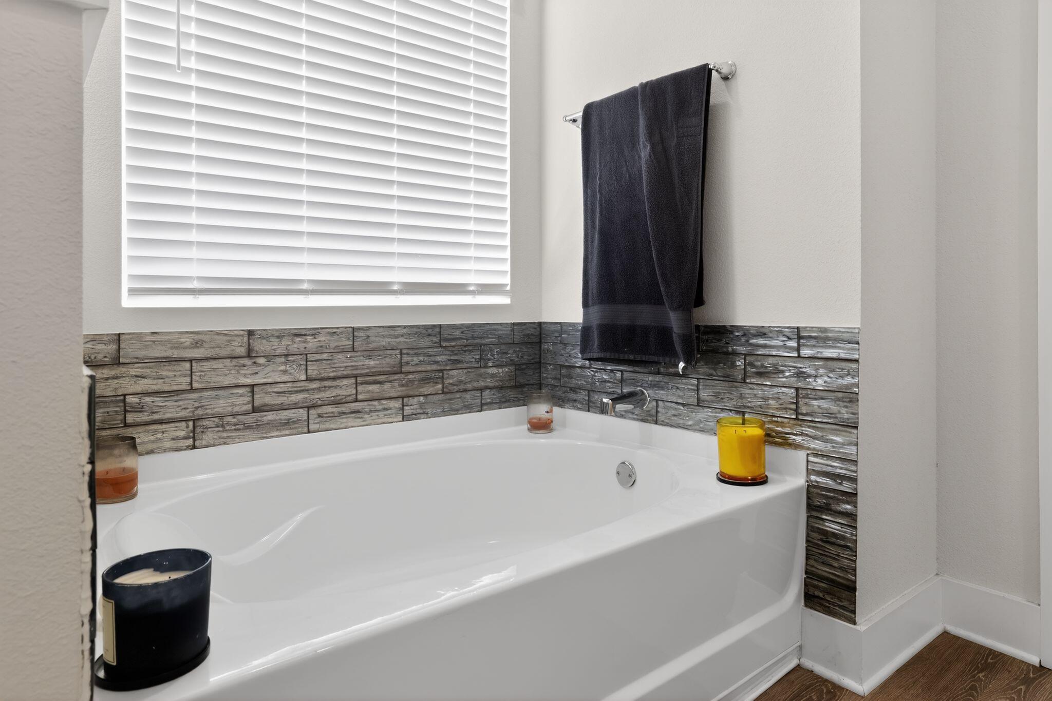 HILLWOOD ESTATES - Residential